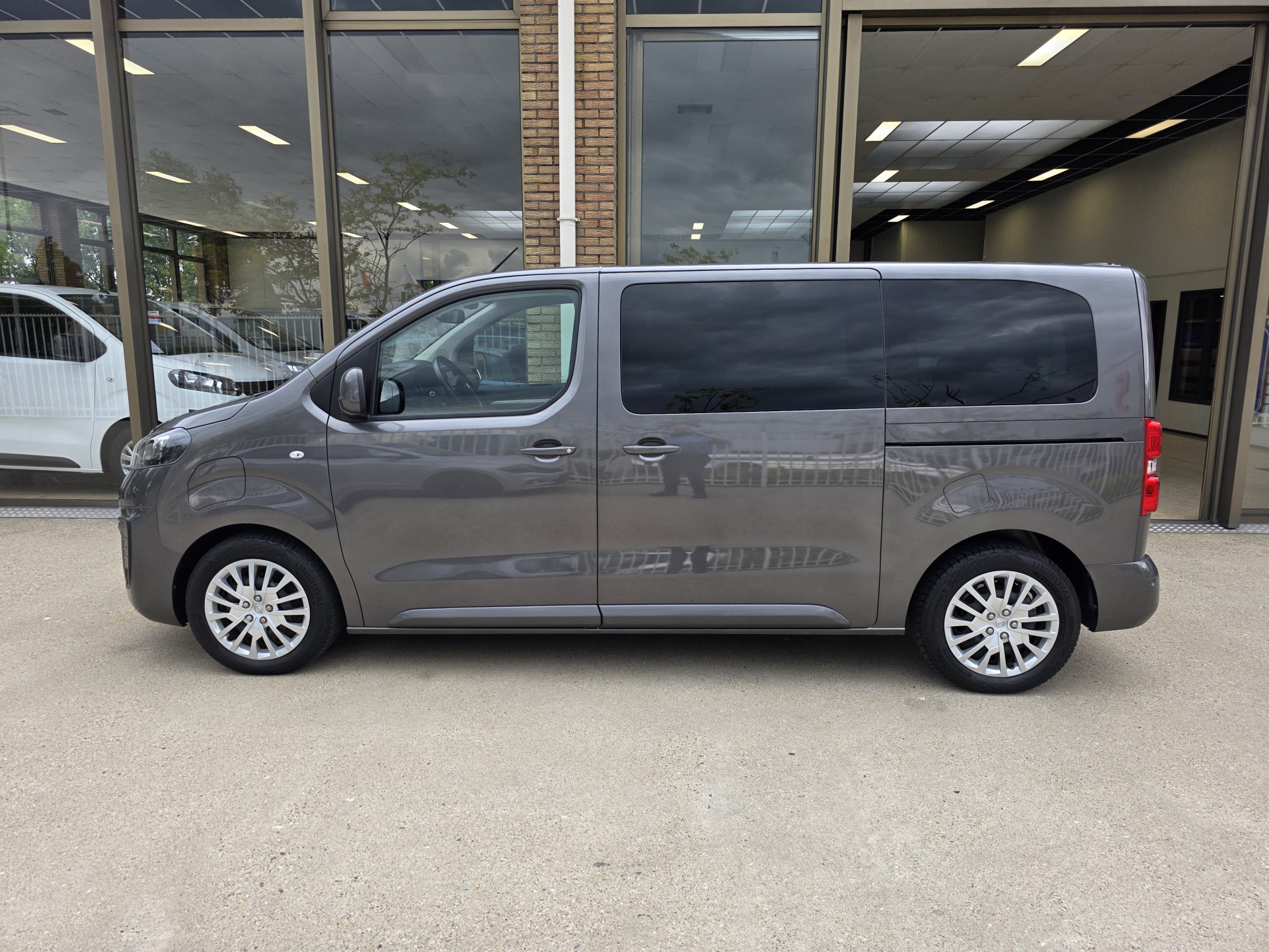 Foto van Opel Zafira-e Life