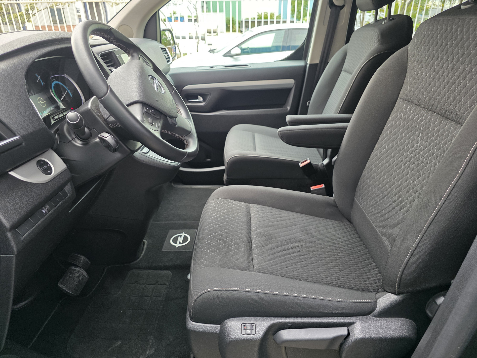 Foto van Opel Zafira-e Life