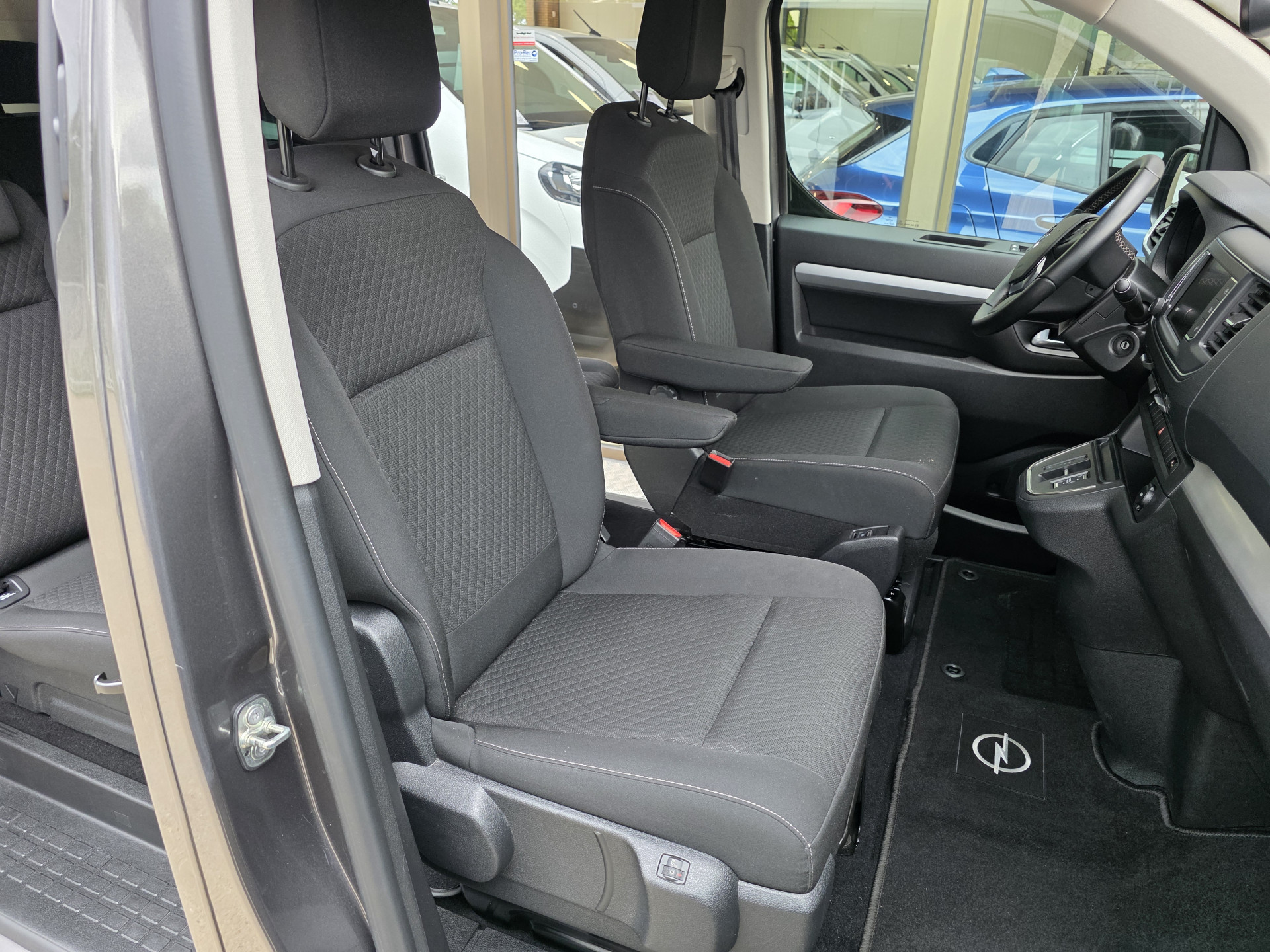 Foto van Opel Zafira-e Life