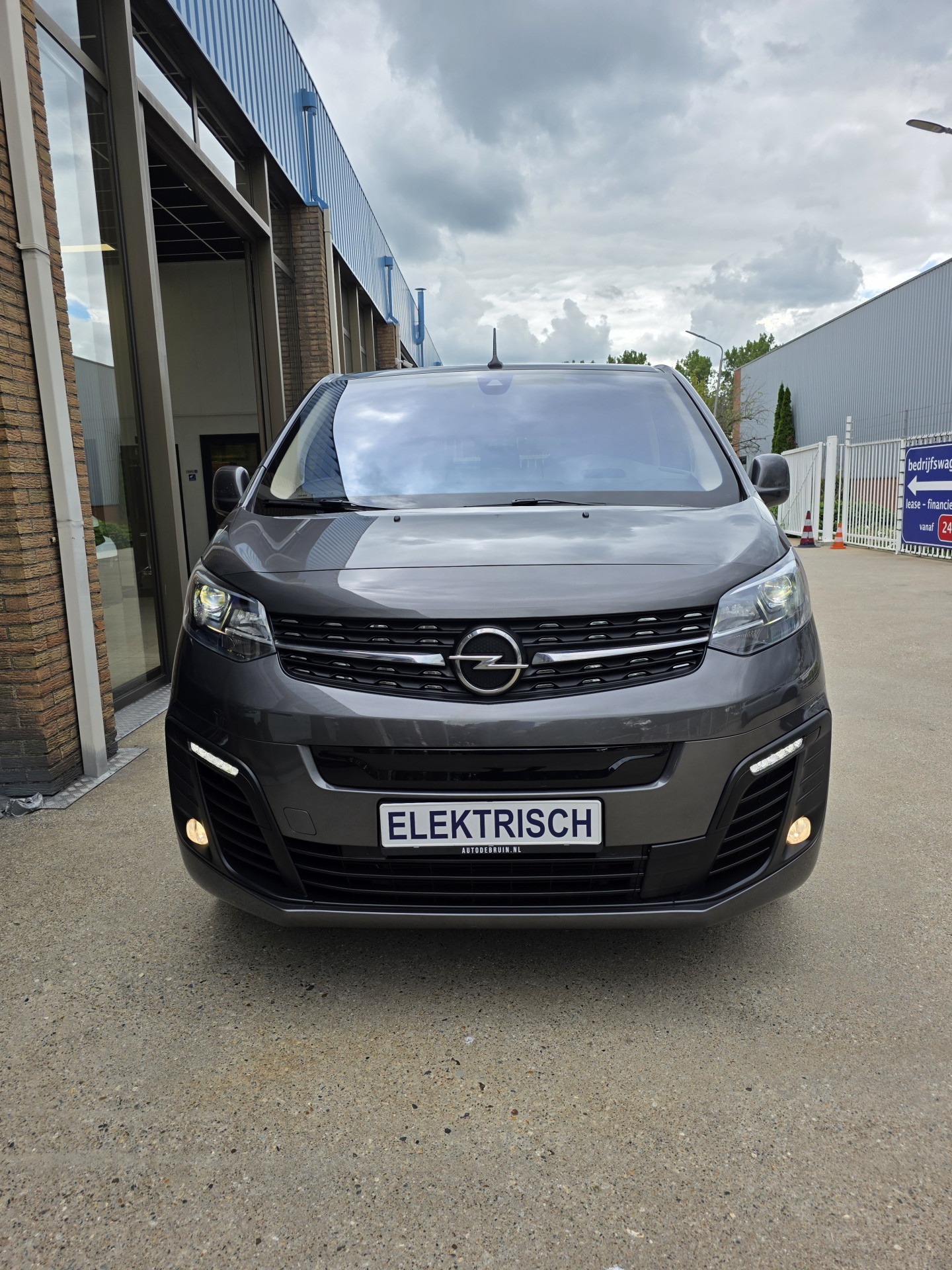Foto van Opel Zafira-e Life