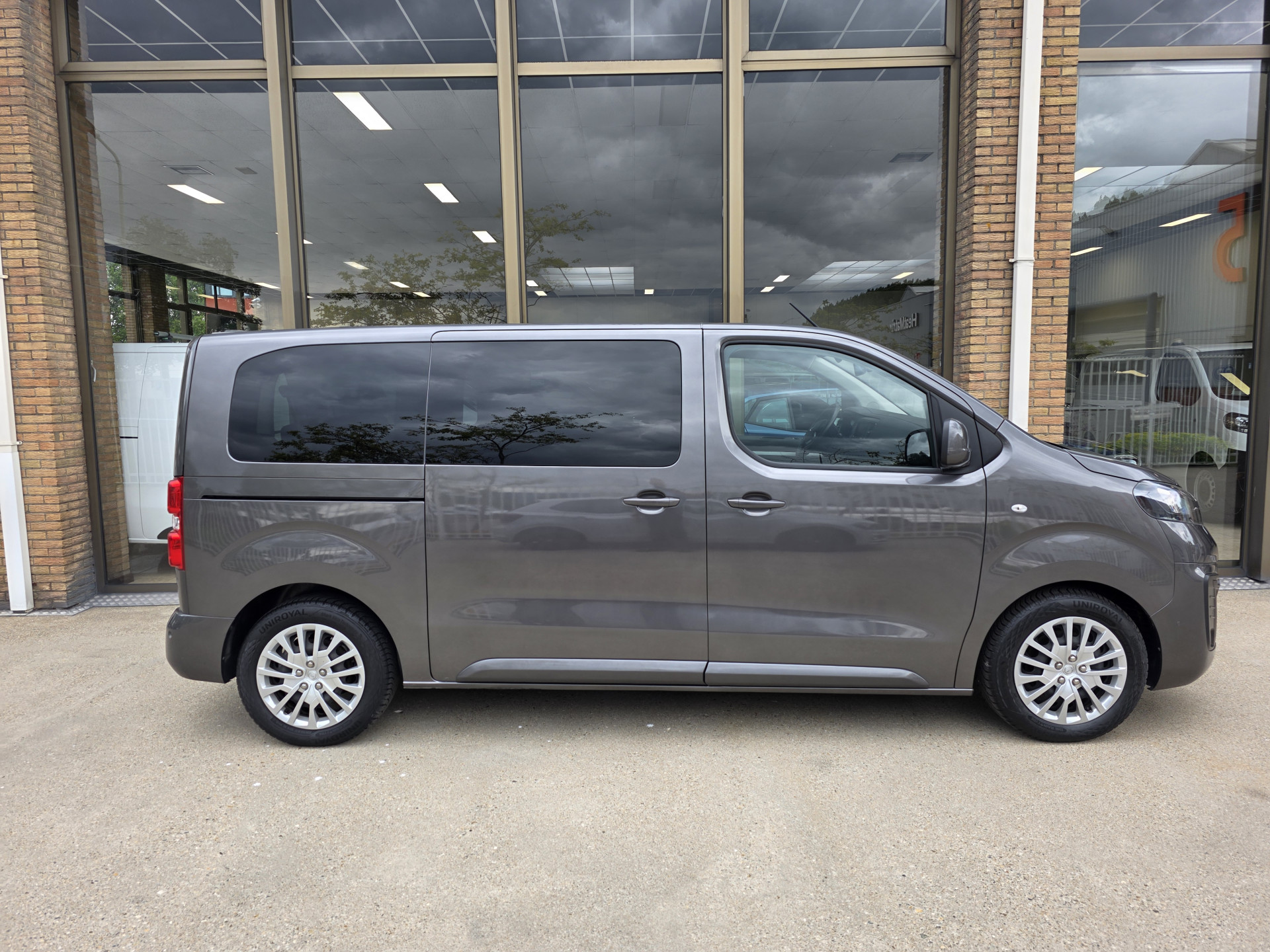 Foto van Opel Zafira-e Life