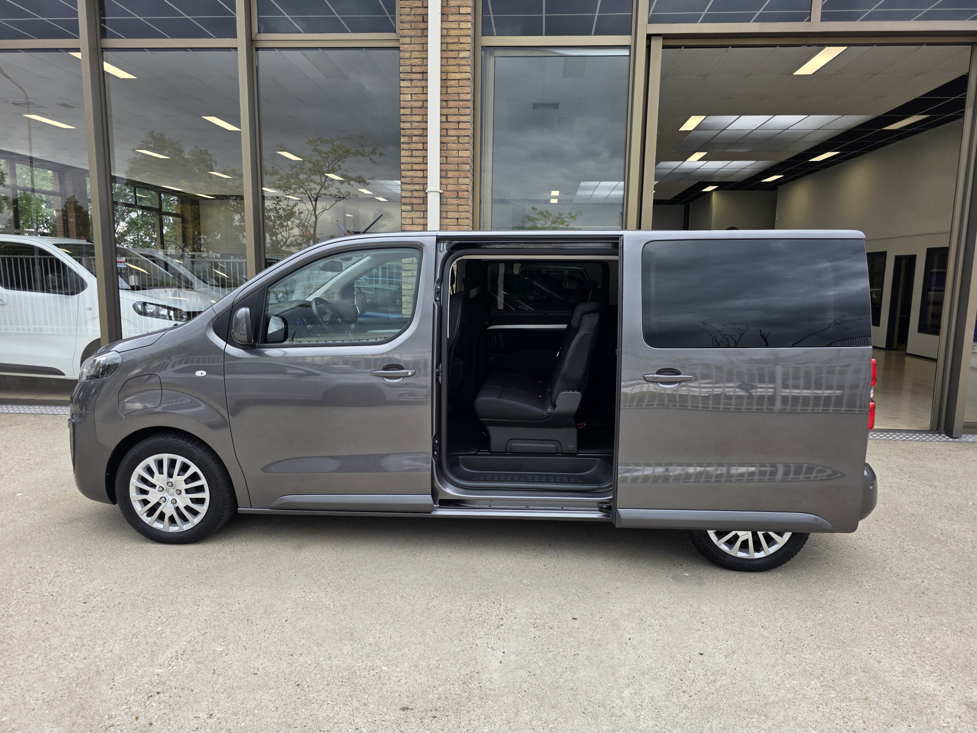 Foto van Opel Zafira-e Life