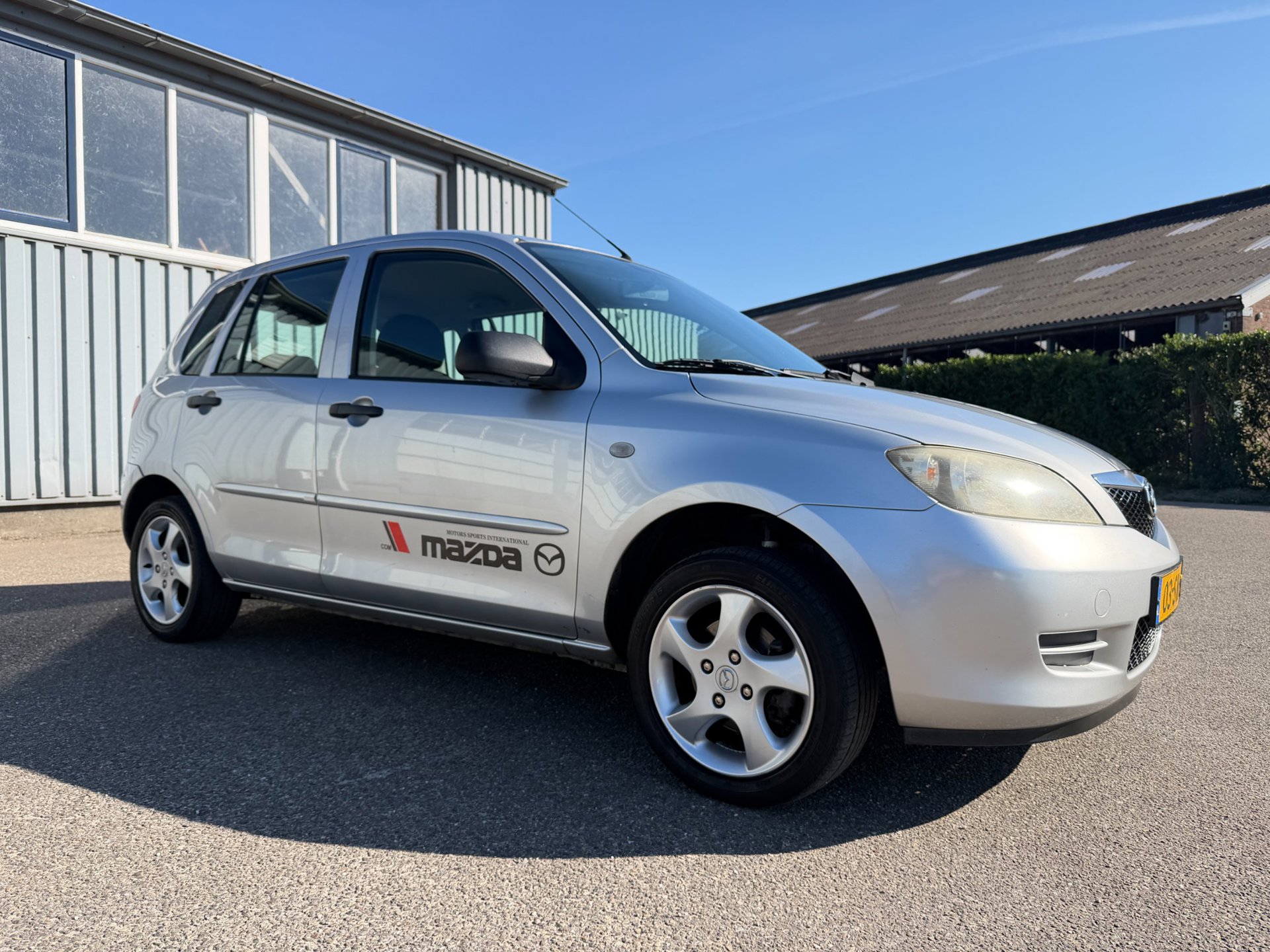 Mazda Mazda 2 1.4 Exclusive | AIRCO | APK 6/27 | ELEKTRISCHE RAMEN 2006 - voorkant