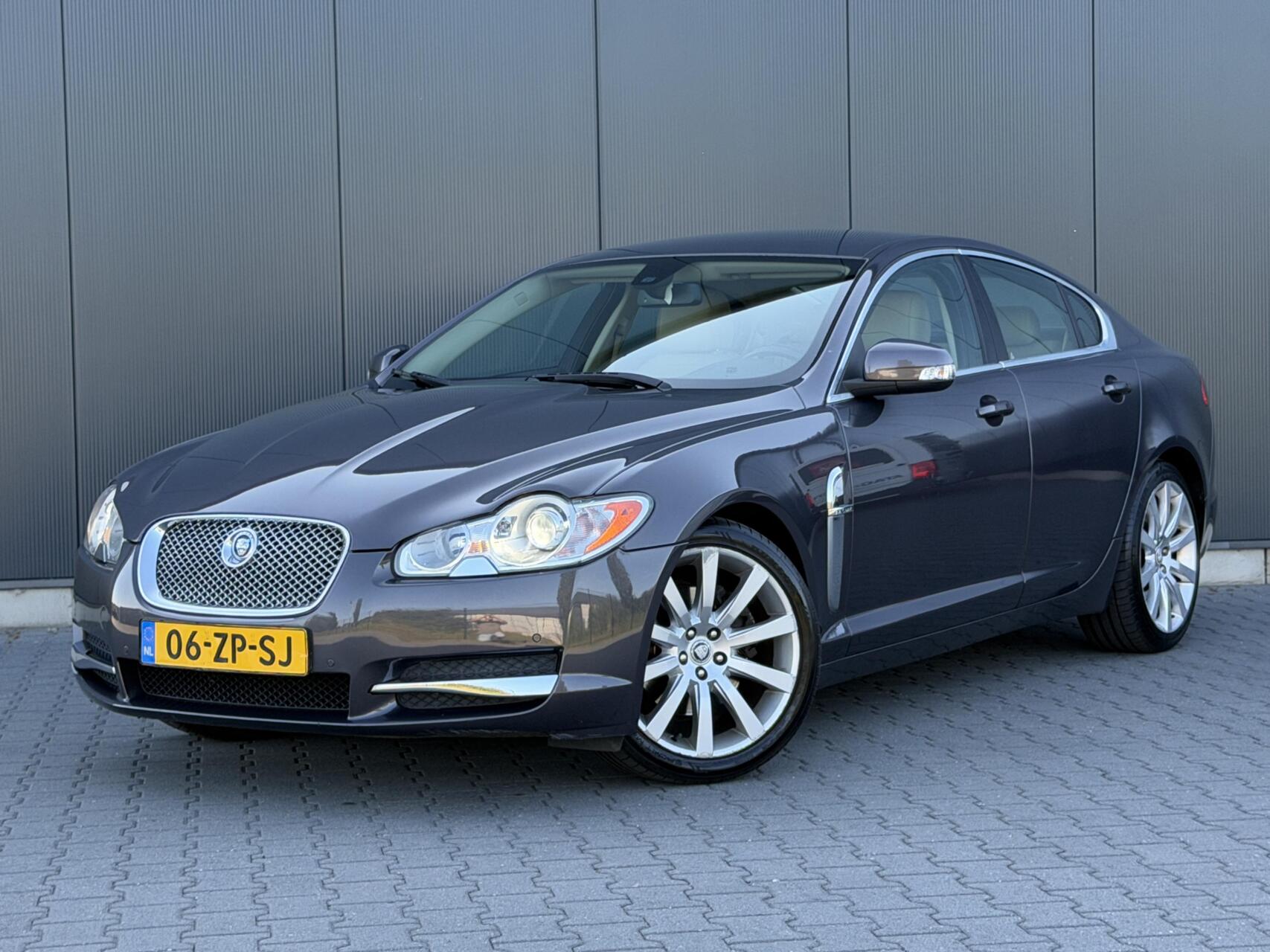 Jaguar Jaguar XF 2.7D V6 Premium Luxury 1e Eigenaar - Leder - Camera - Dealer Onderhouden 2008 - voorkant