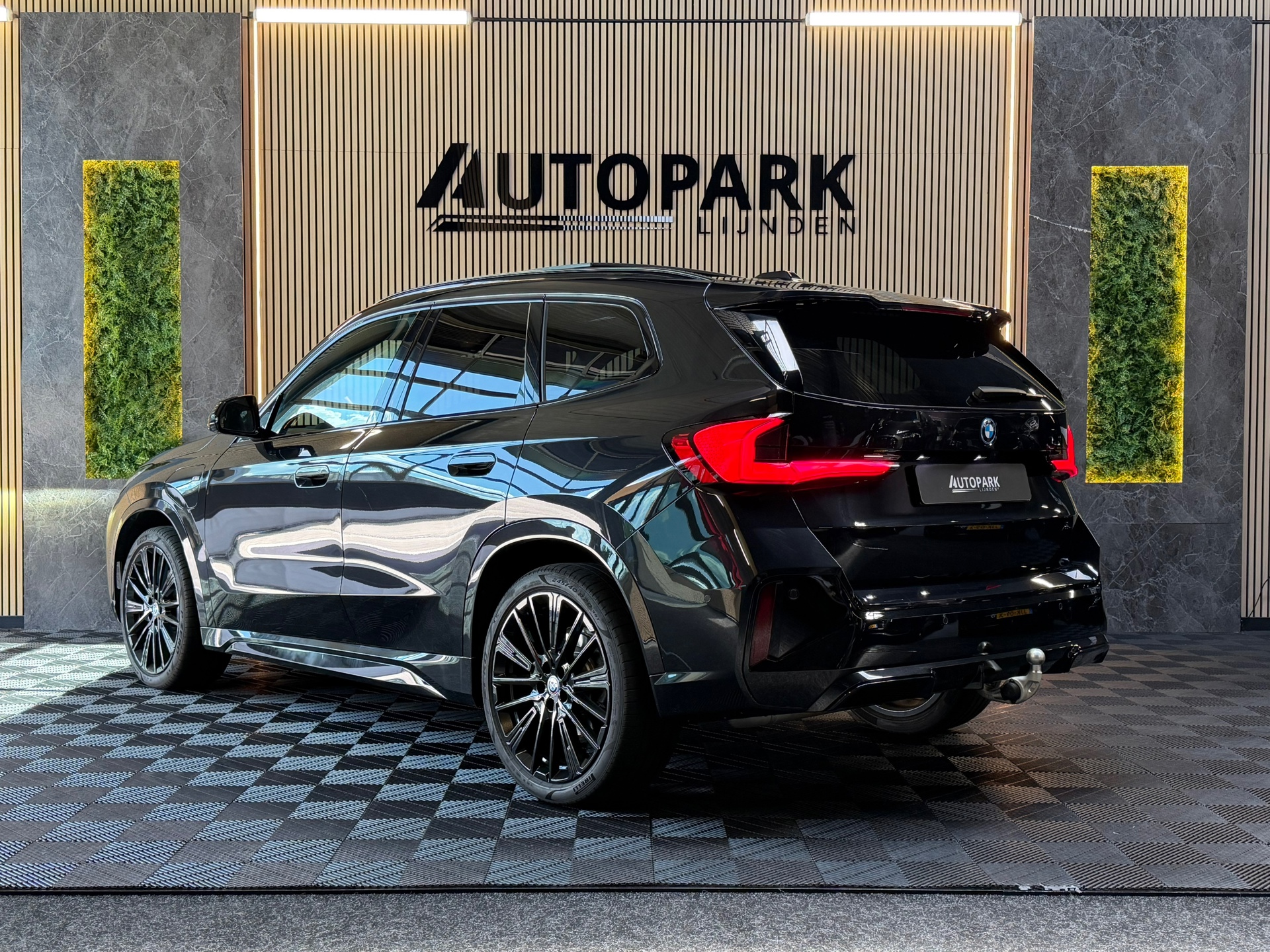 Foto van BMW X1 Xdrive25e
