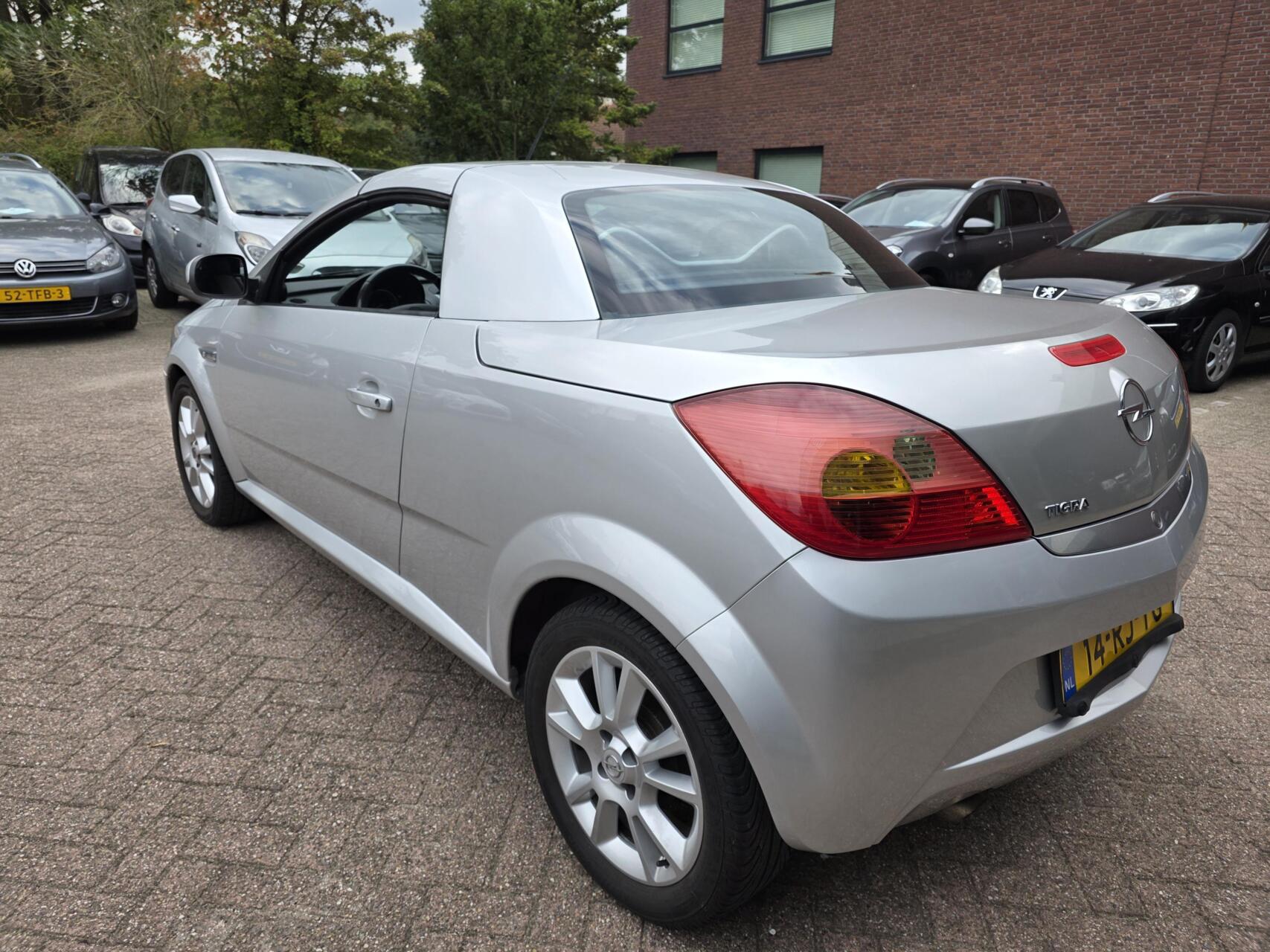 Foto van Opel Tigra Twintop