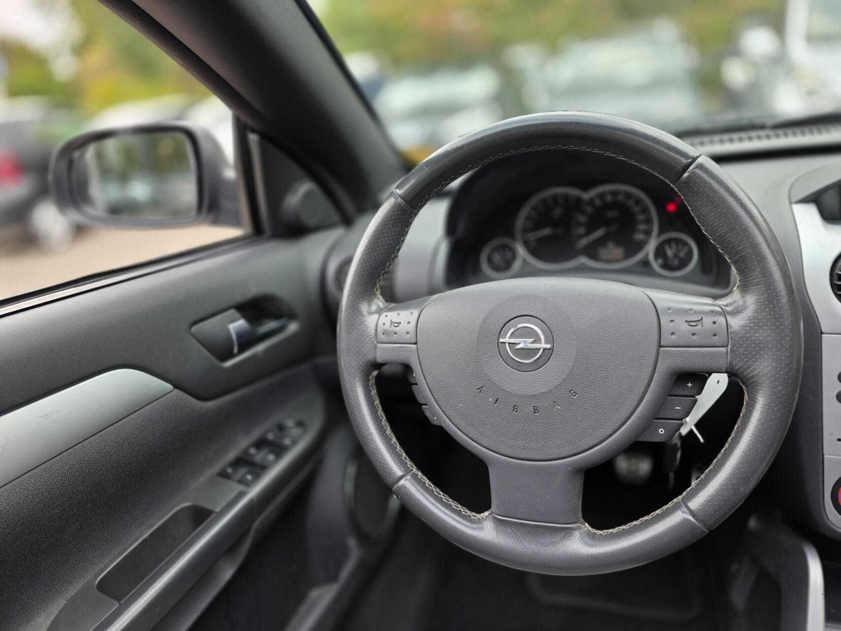 Foto van Opel Tigra Twintop