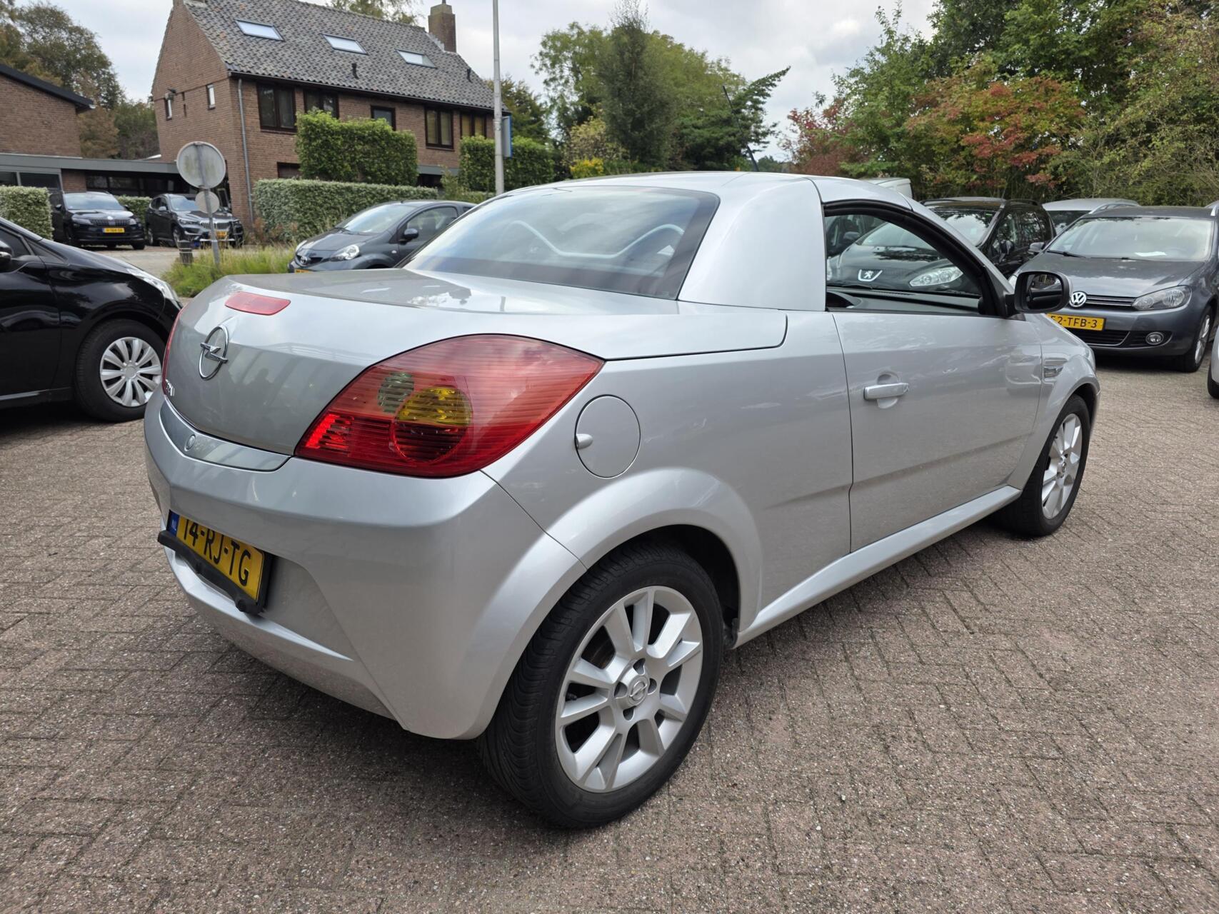 Foto van Opel Tigra Twintop