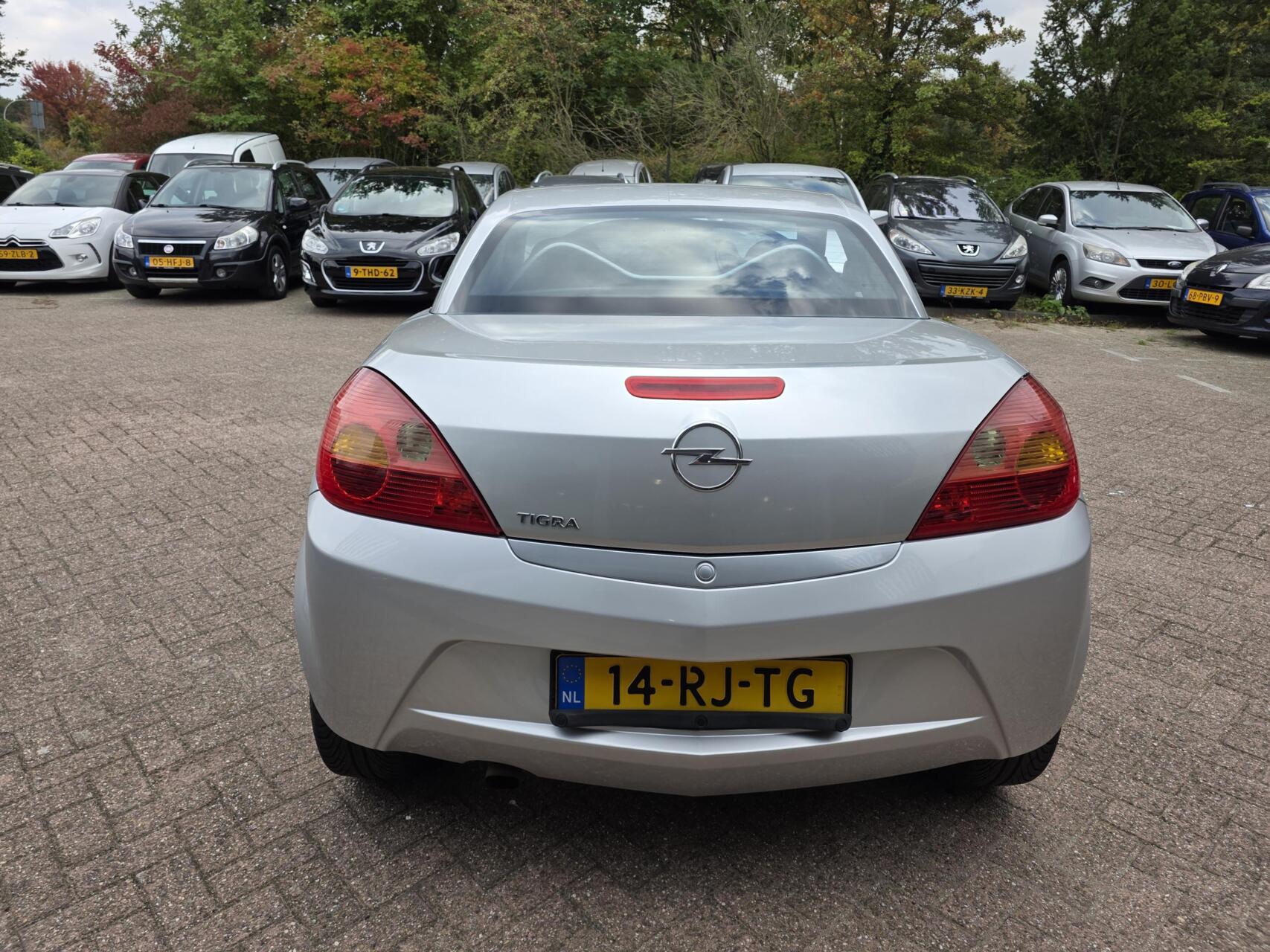 Foto van Opel Tigra Twintop