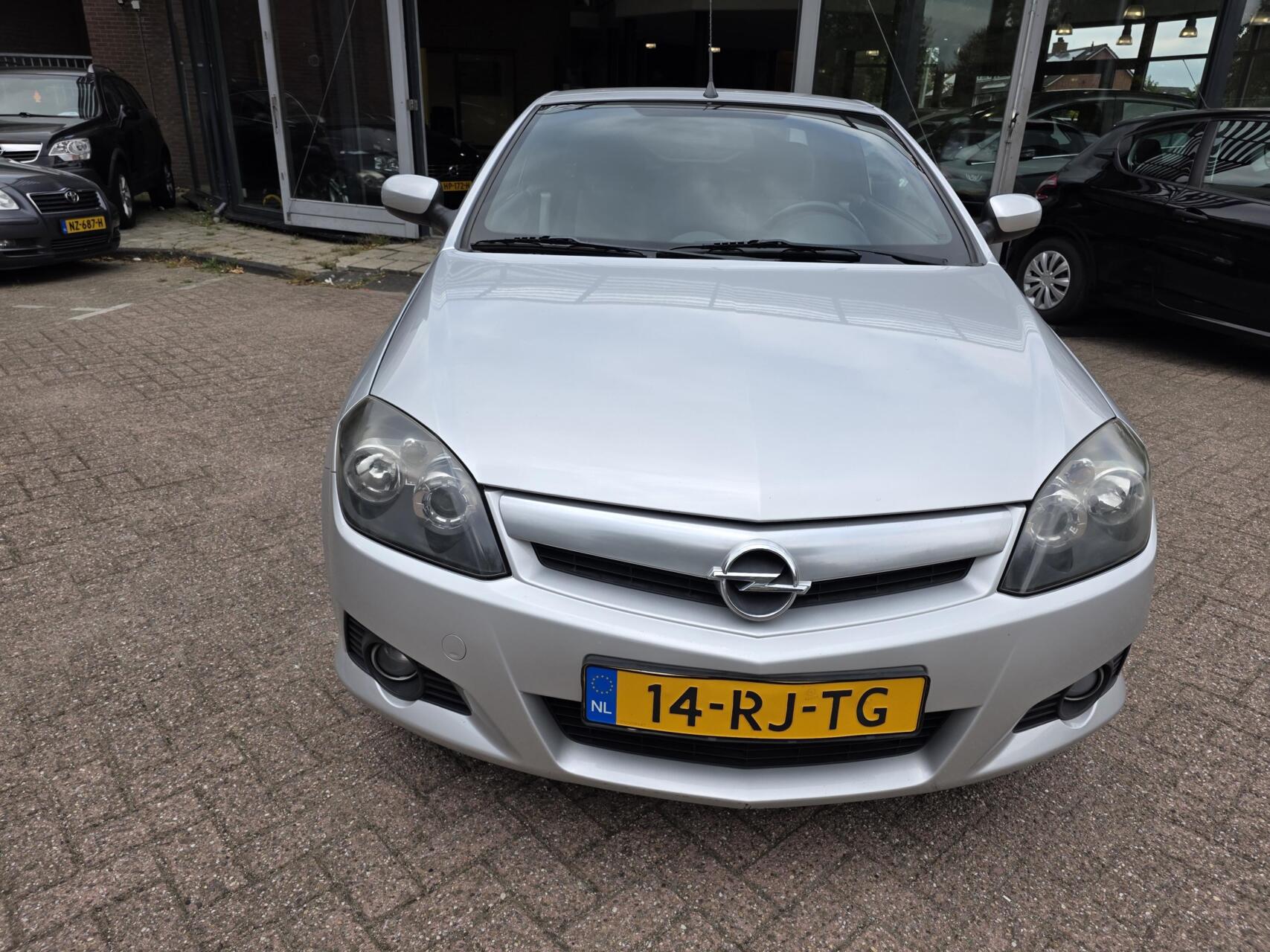 Foto van Opel Tigra Twintop