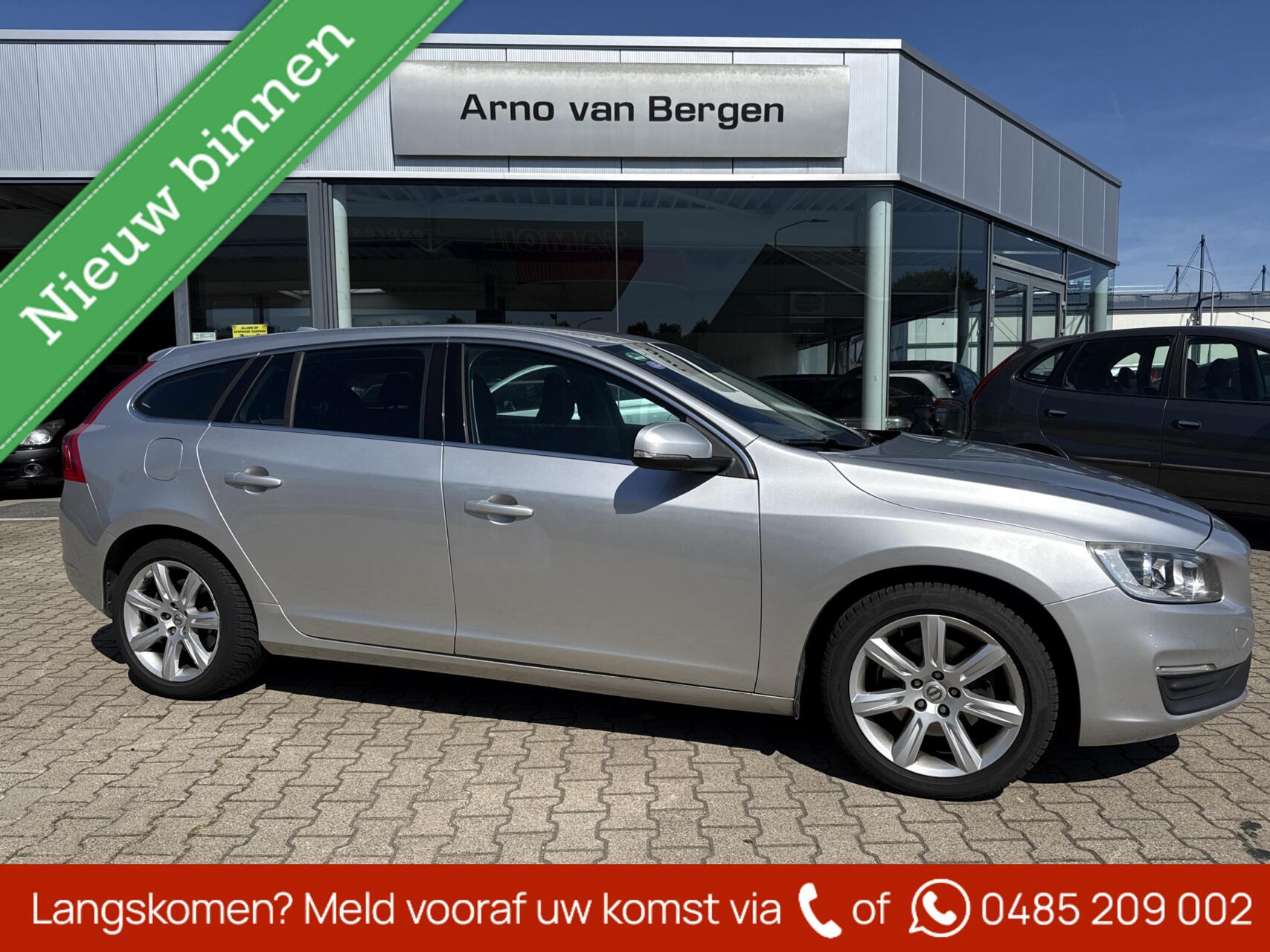 Volvo V60 1.6 T3 Momentum, automaat, navigatie, cruisecontrol, climatronic, trekhaak, top onderhouden !! 2014 - voorkant