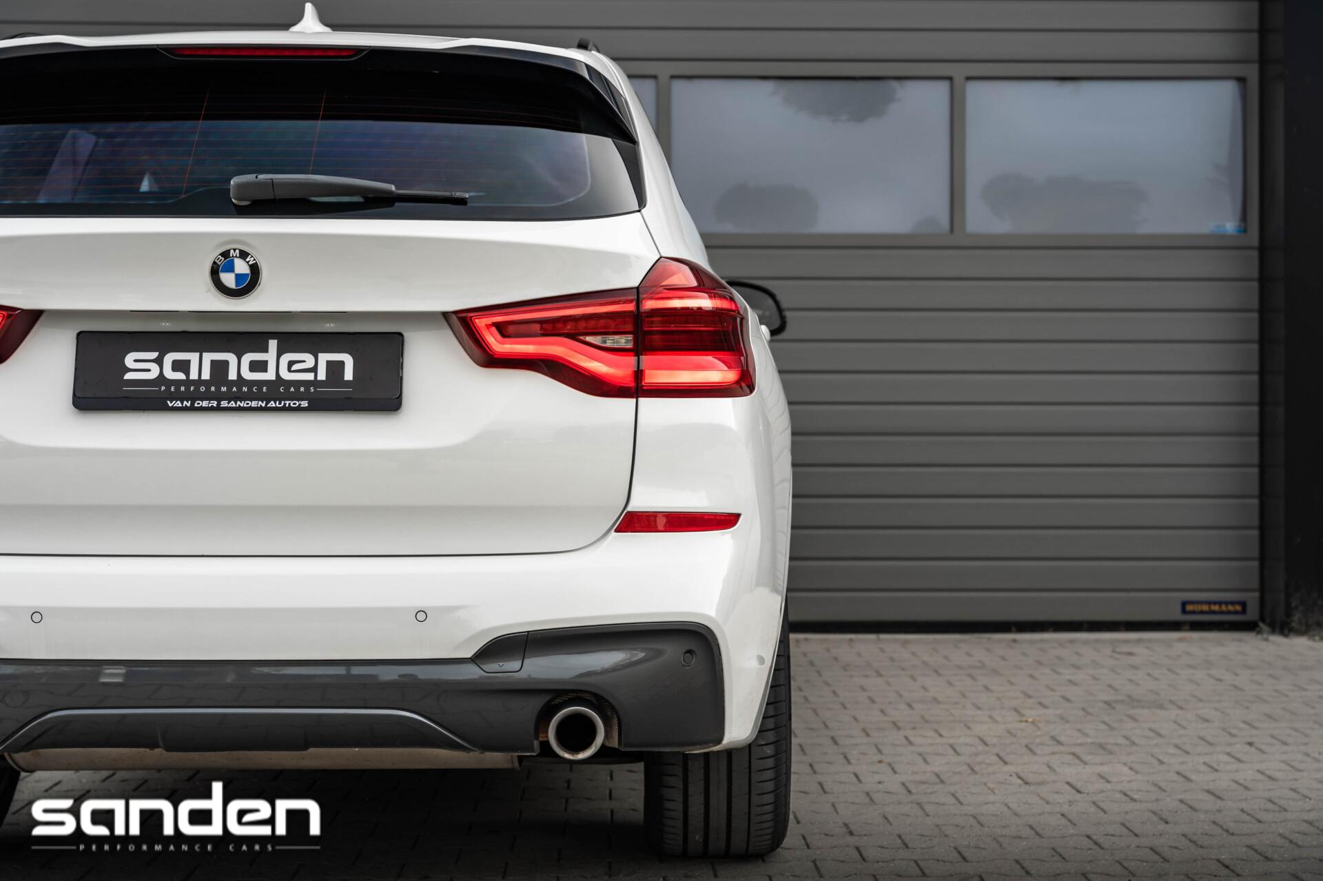 Foto van BMW X3 Xdrive30i