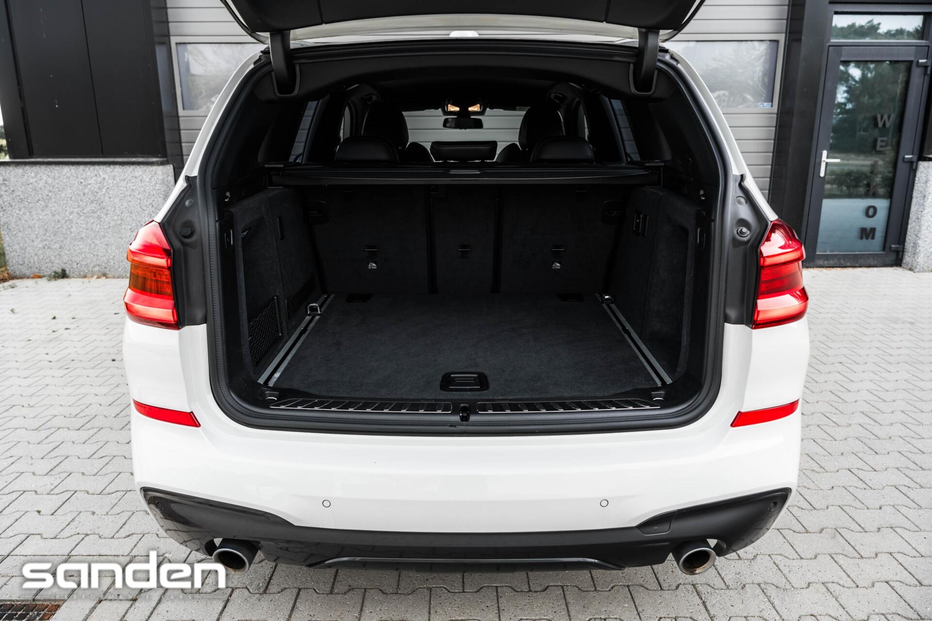 Foto van BMW X3 Xdrive30i