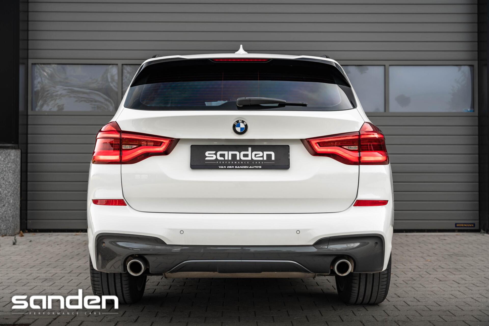 Foto van BMW X3 Xdrive30i