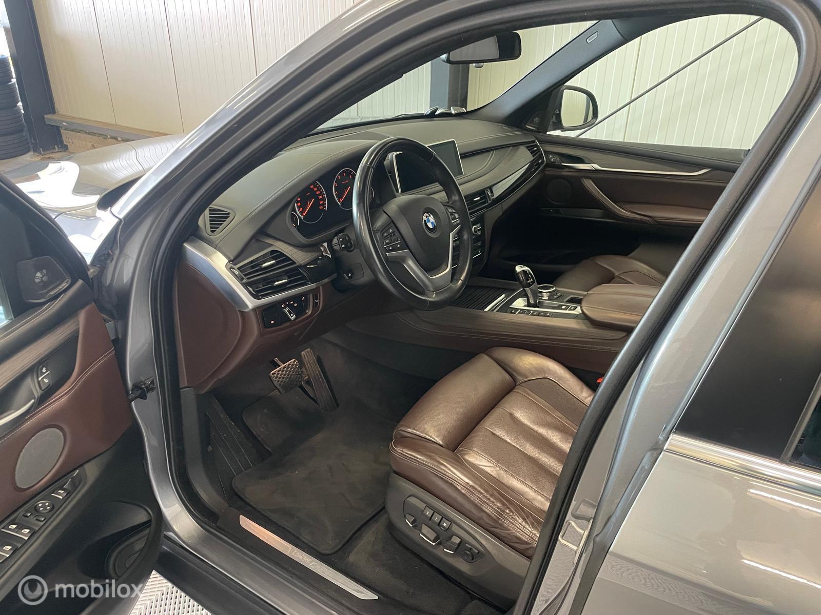 Foto van BMW X5 Xdrive50i