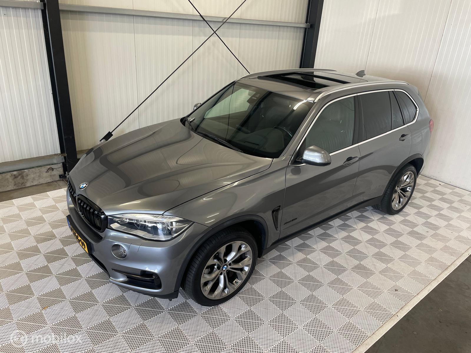 Foto van BMW X5 Xdrive50i