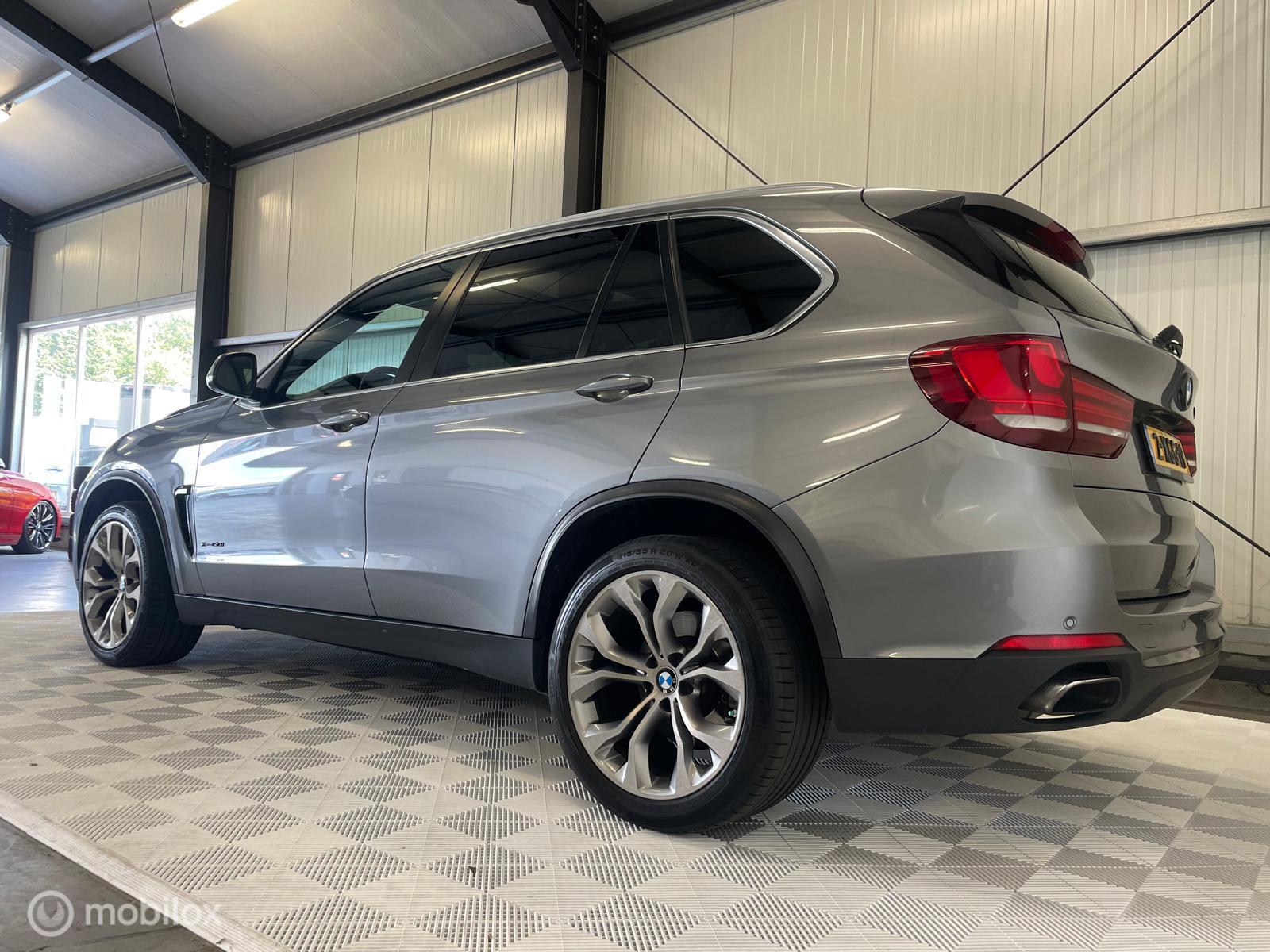 Foto van BMW X5 Xdrive50i