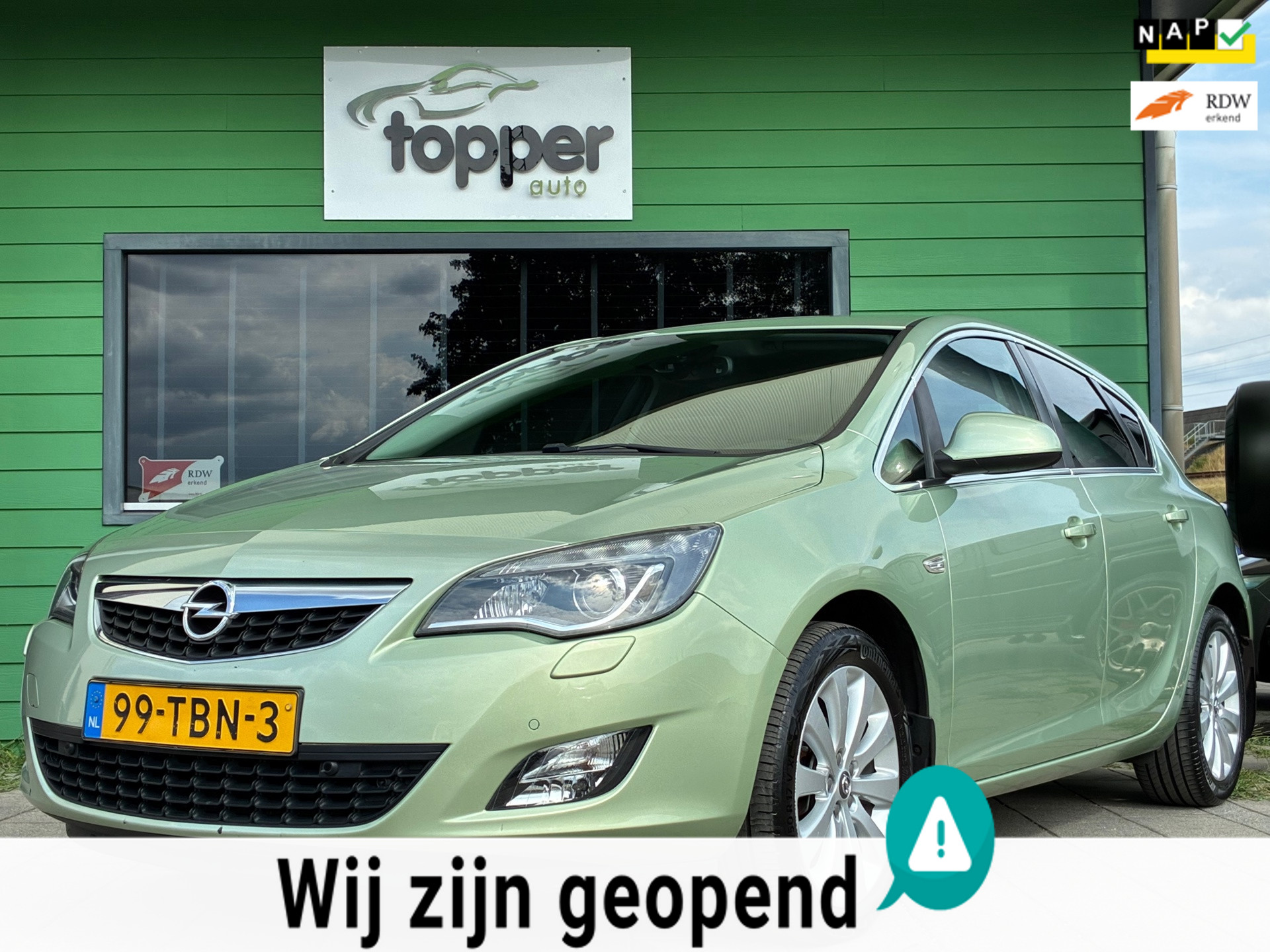 Opel Astra 1.4 Turbo Cosmo 2012 - voorkant