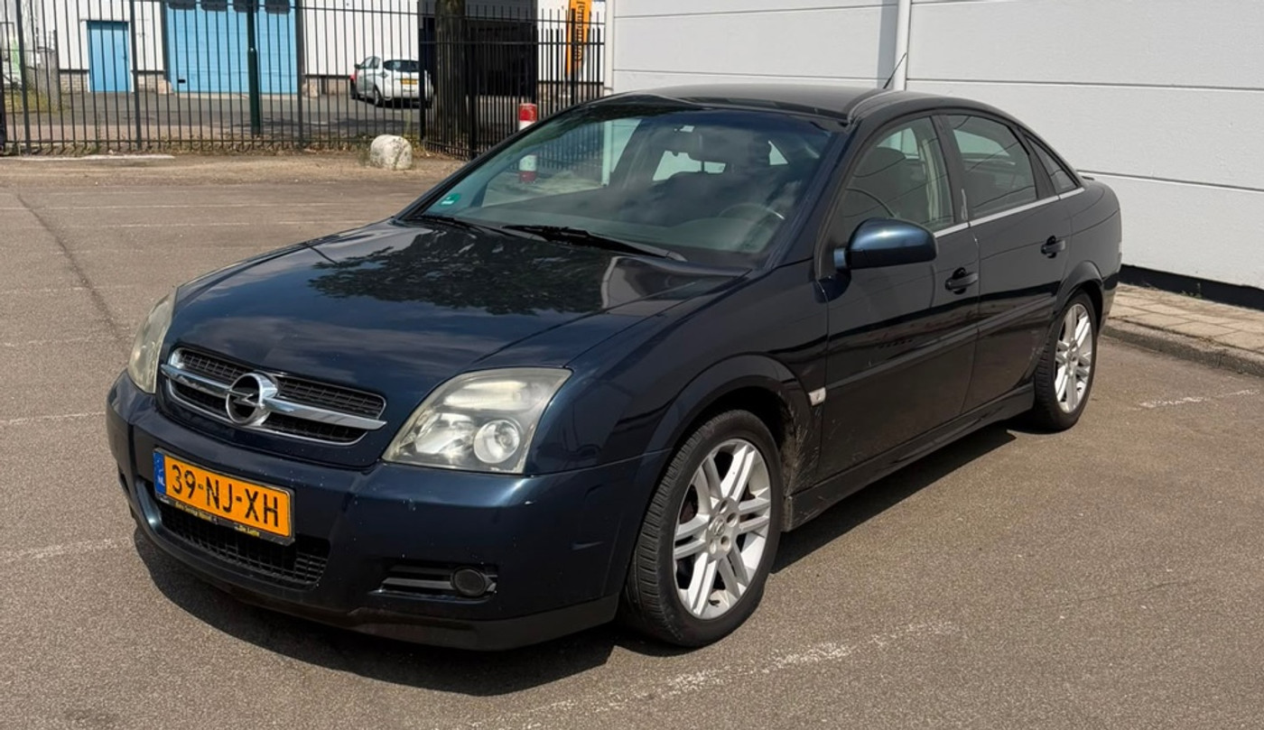 Opel Vectra-c-cc 2.2-16V Nap Apk 29-01-2027  Trekhaak Leuke Auto 2003 - voorkant