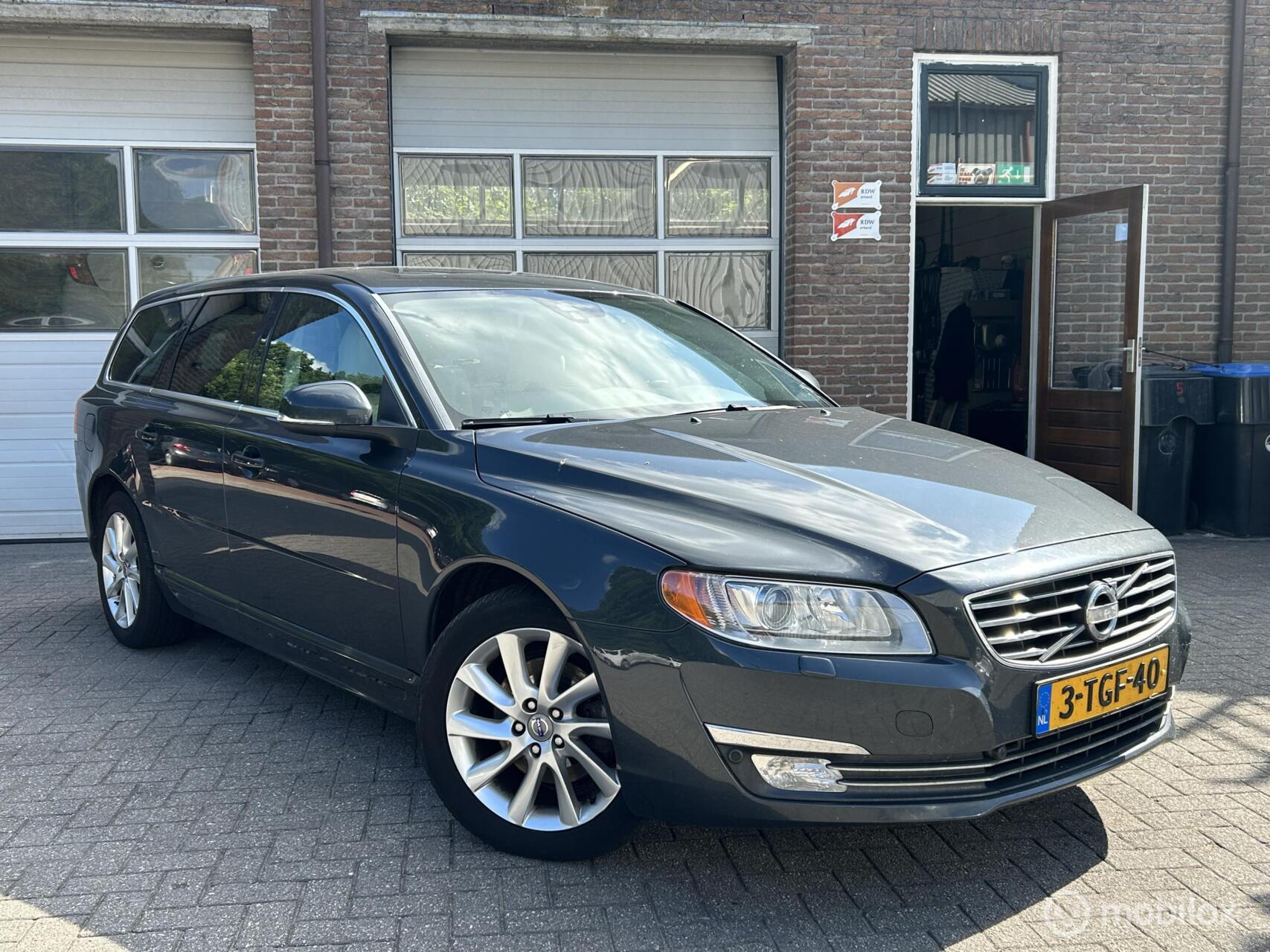 Volvo V70 2.0 D4 Summum | Clima | Schuifdak | Leder | 2014 - voorkant