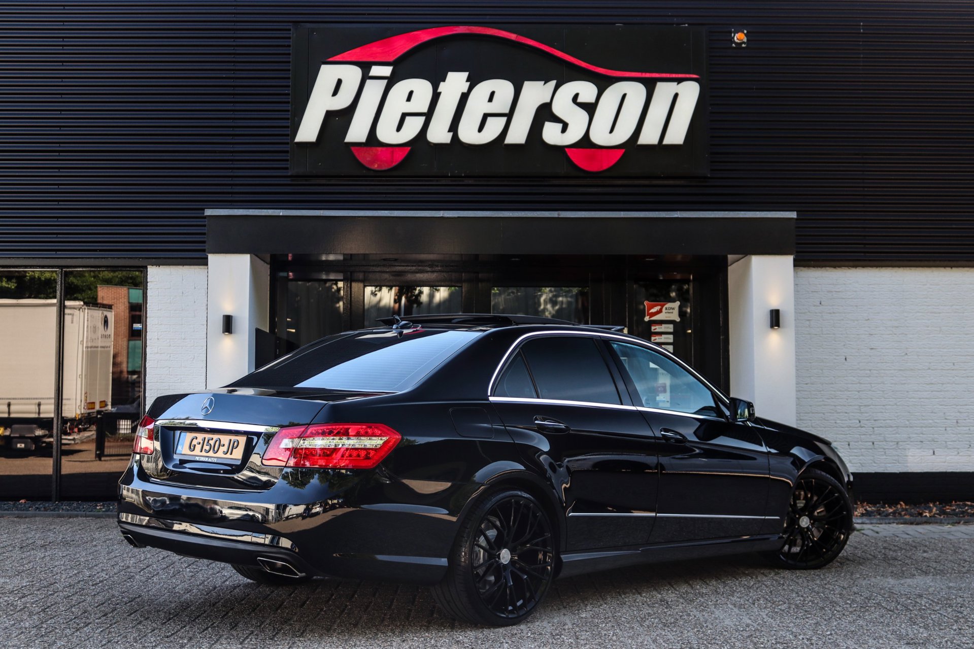 Foto van Mercedes-Benz E 500