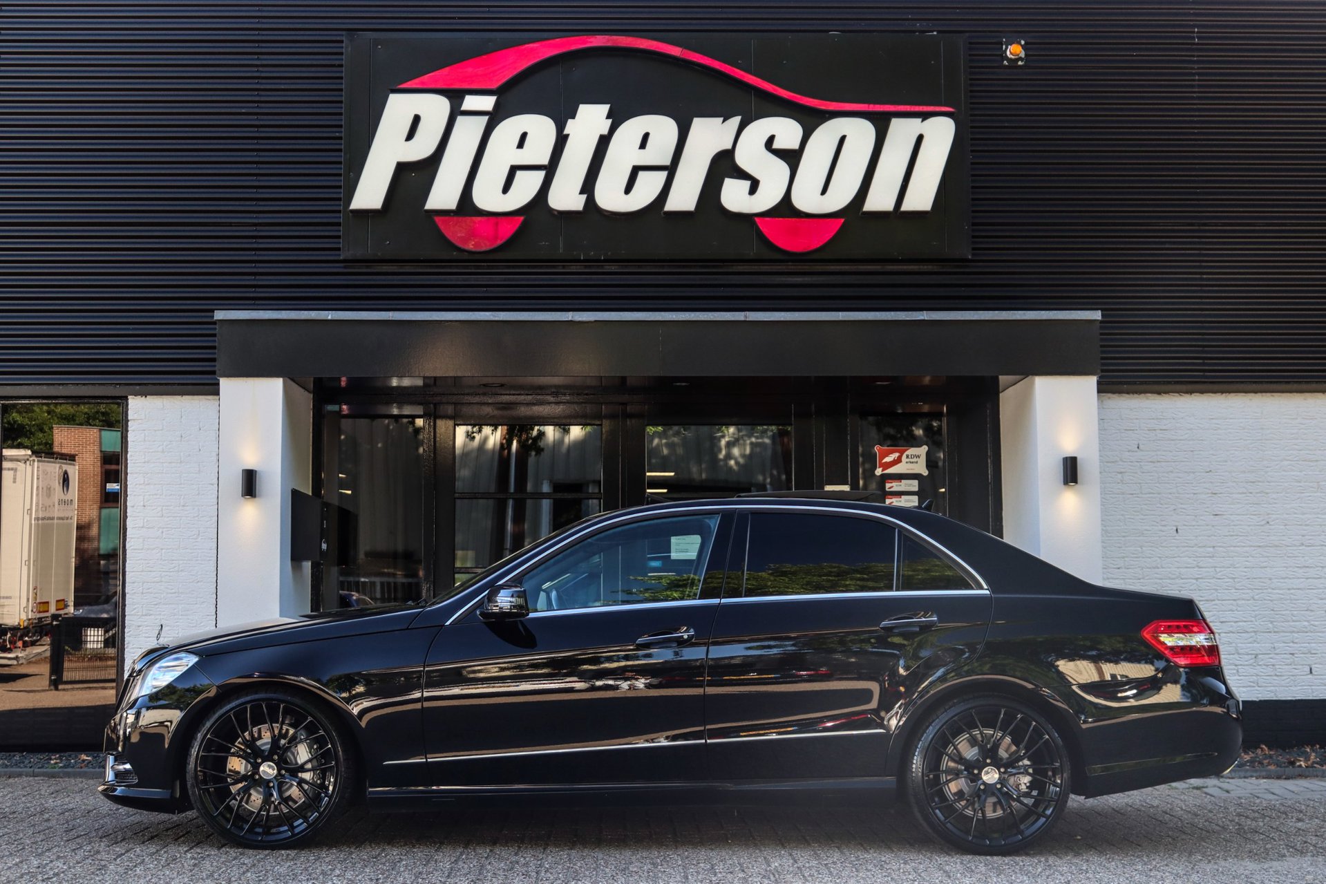 Foto van Mercedes-Benz E 500