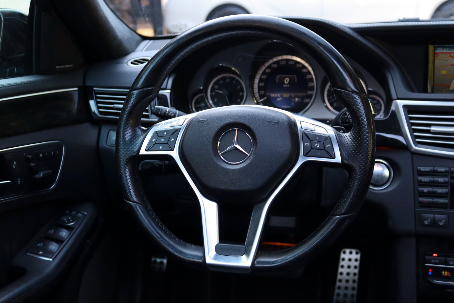 Foto van Mercedes-Benz E 500