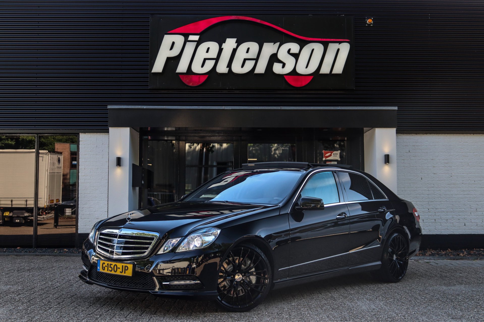 Foto van Mercedes-Benz E 500