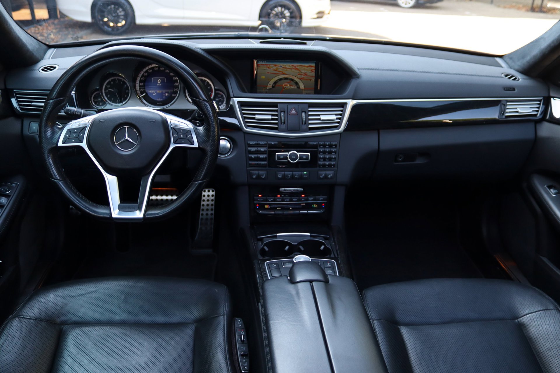 Foto van Mercedes-Benz E 500