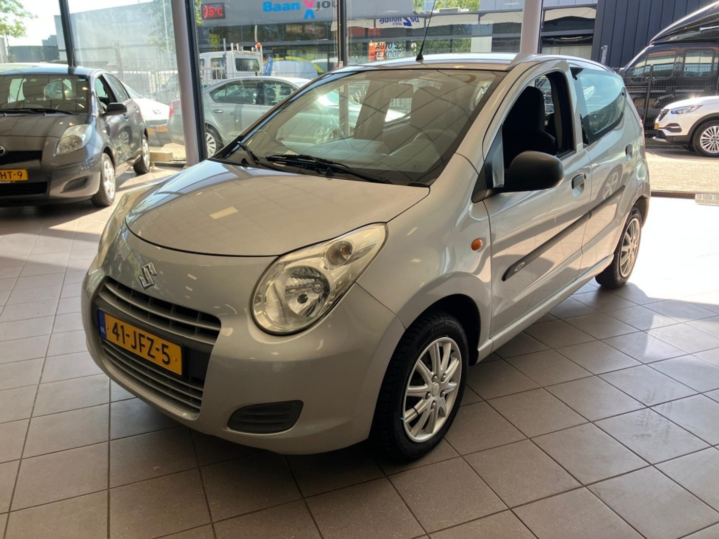 Suzuki Alto 1.0 Comfort NW APK 143 DKM BJ 2009 !!! 2009 - voorkant