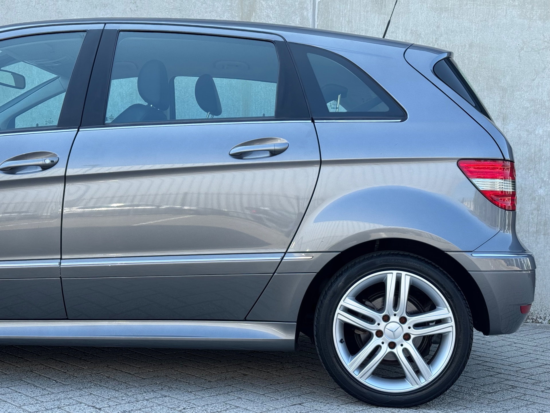 Foto van Mercedes-Benz B 180