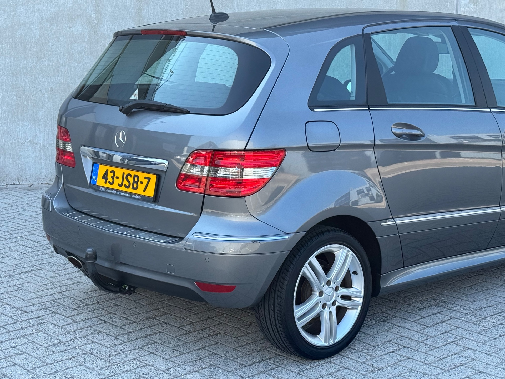 Foto van Mercedes-Benz B 180