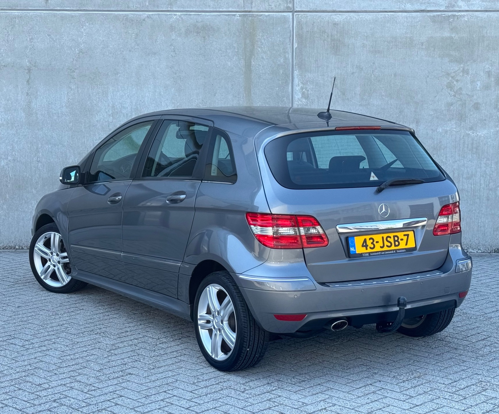 Foto van Mercedes-Benz B 180