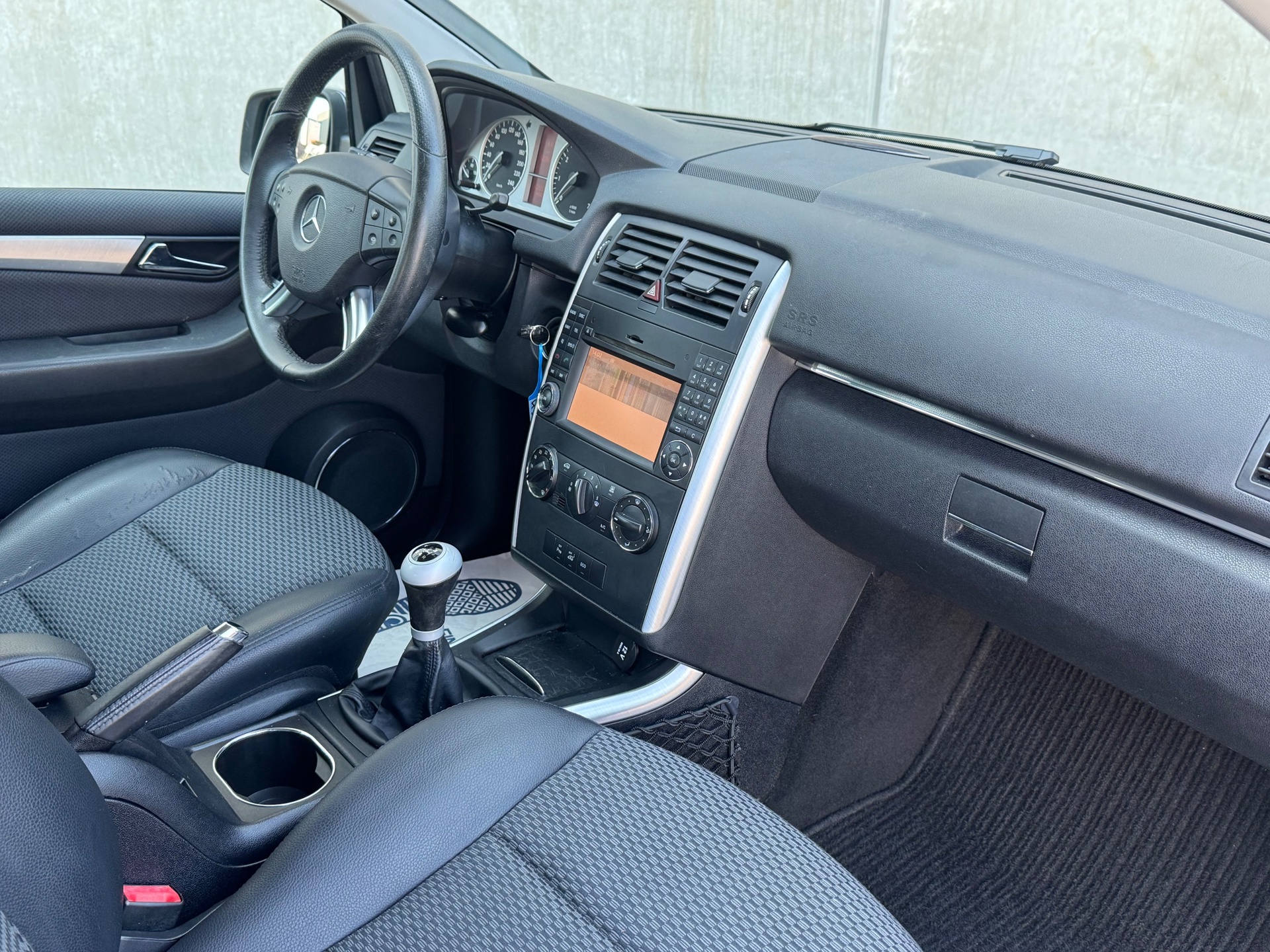 Foto van Mercedes-Benz B 180