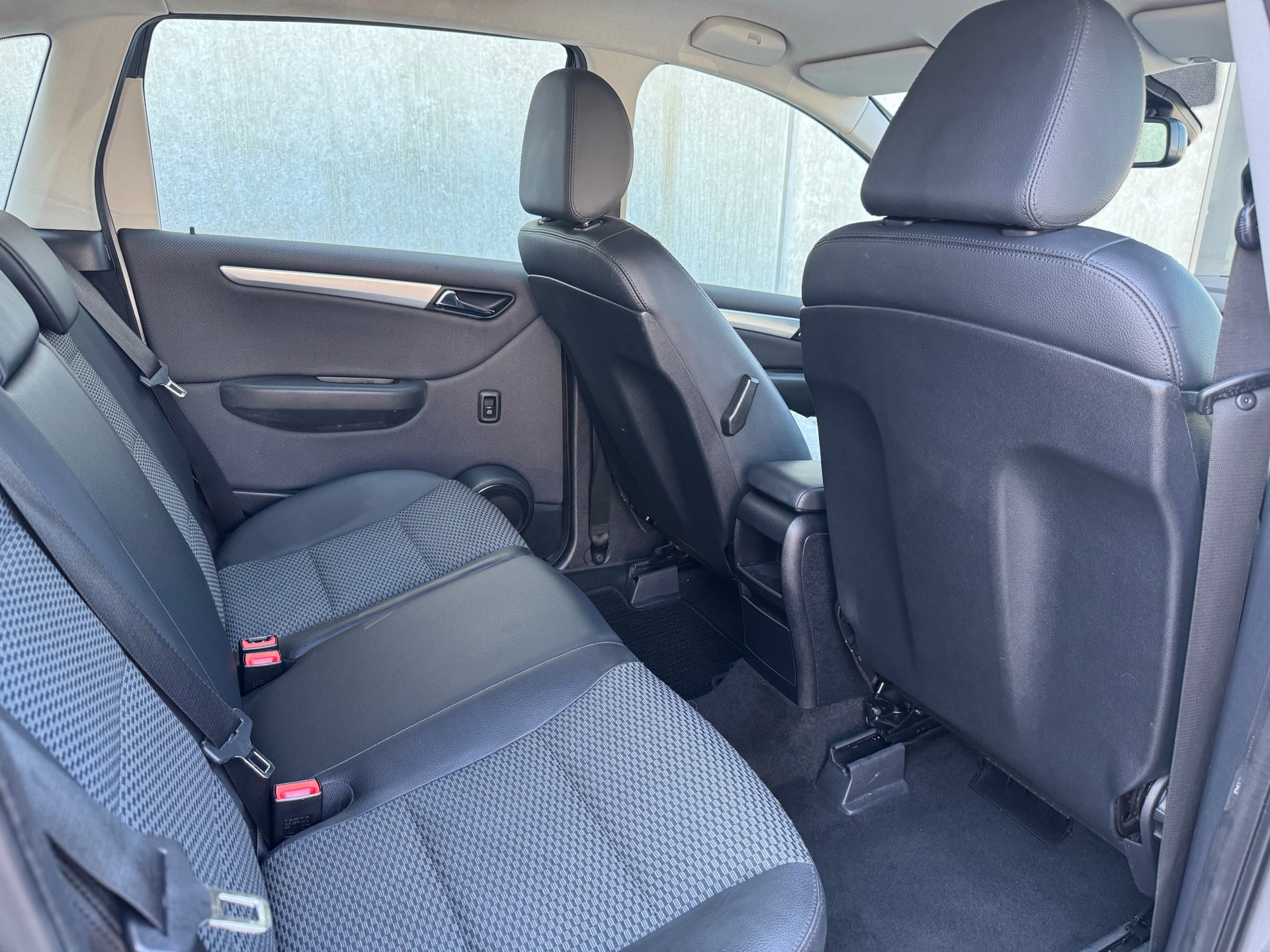 Foto van Mercedes-Benz B 180