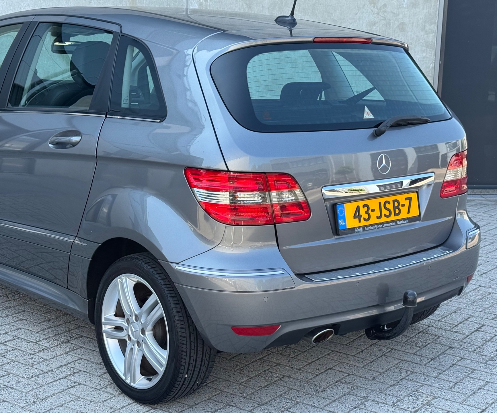 Foto van Mercedes-Benz B 180