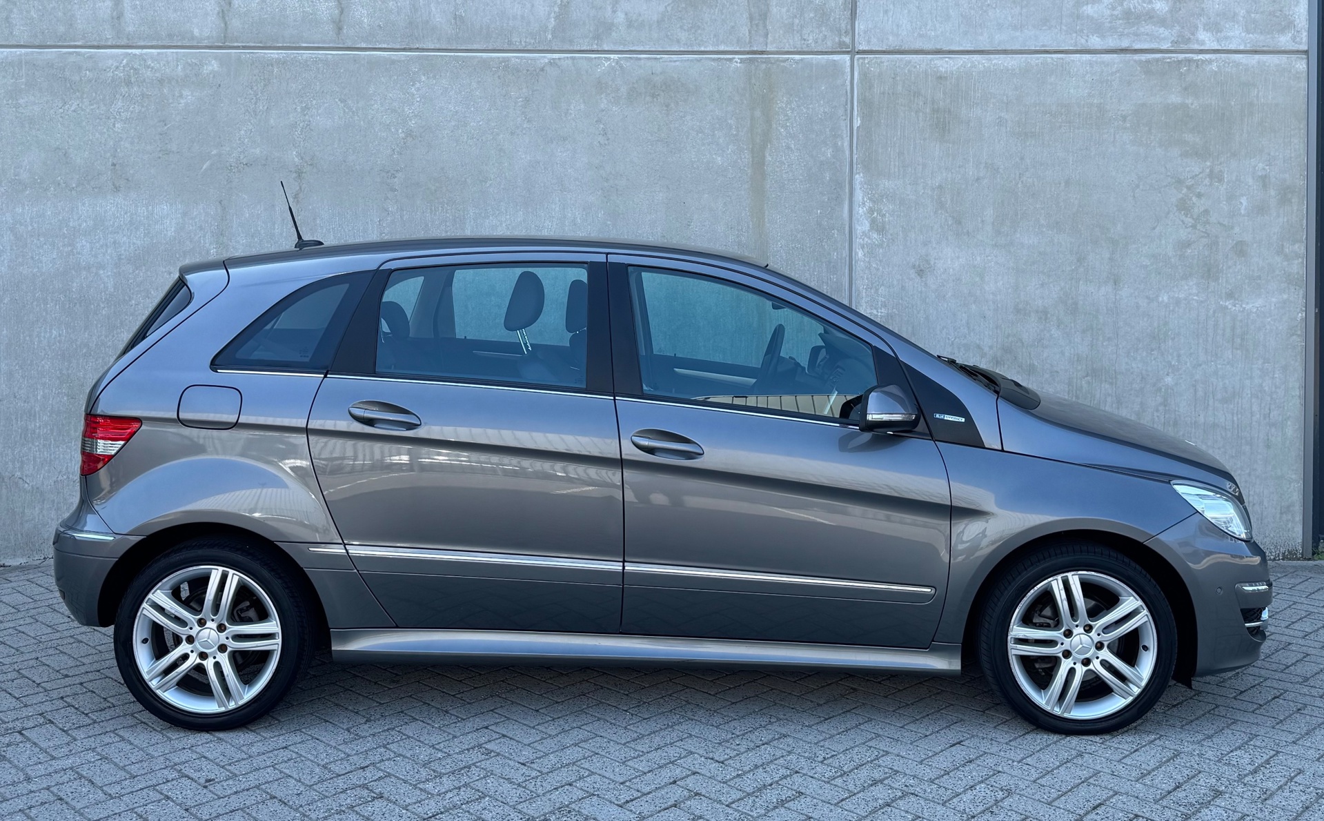 Foto van Mercedes-Benz B 180