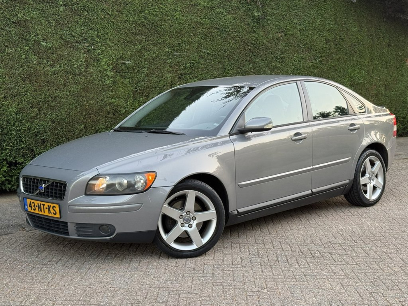 Volvo S40 2.4 Elan/Airco/ Elek.ram/ Trekhaak APK Juli 27 2004 - voorkant