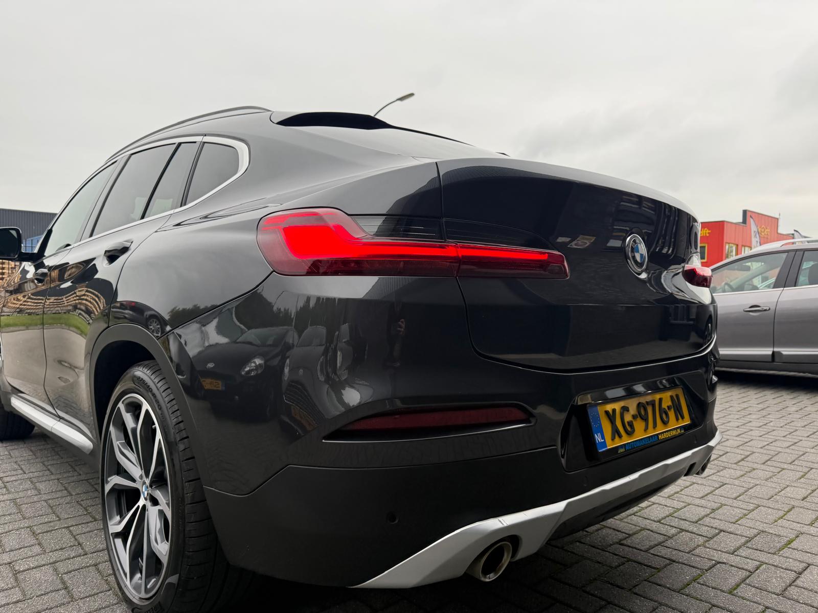 Foto van BMW X4 Xdrive20i