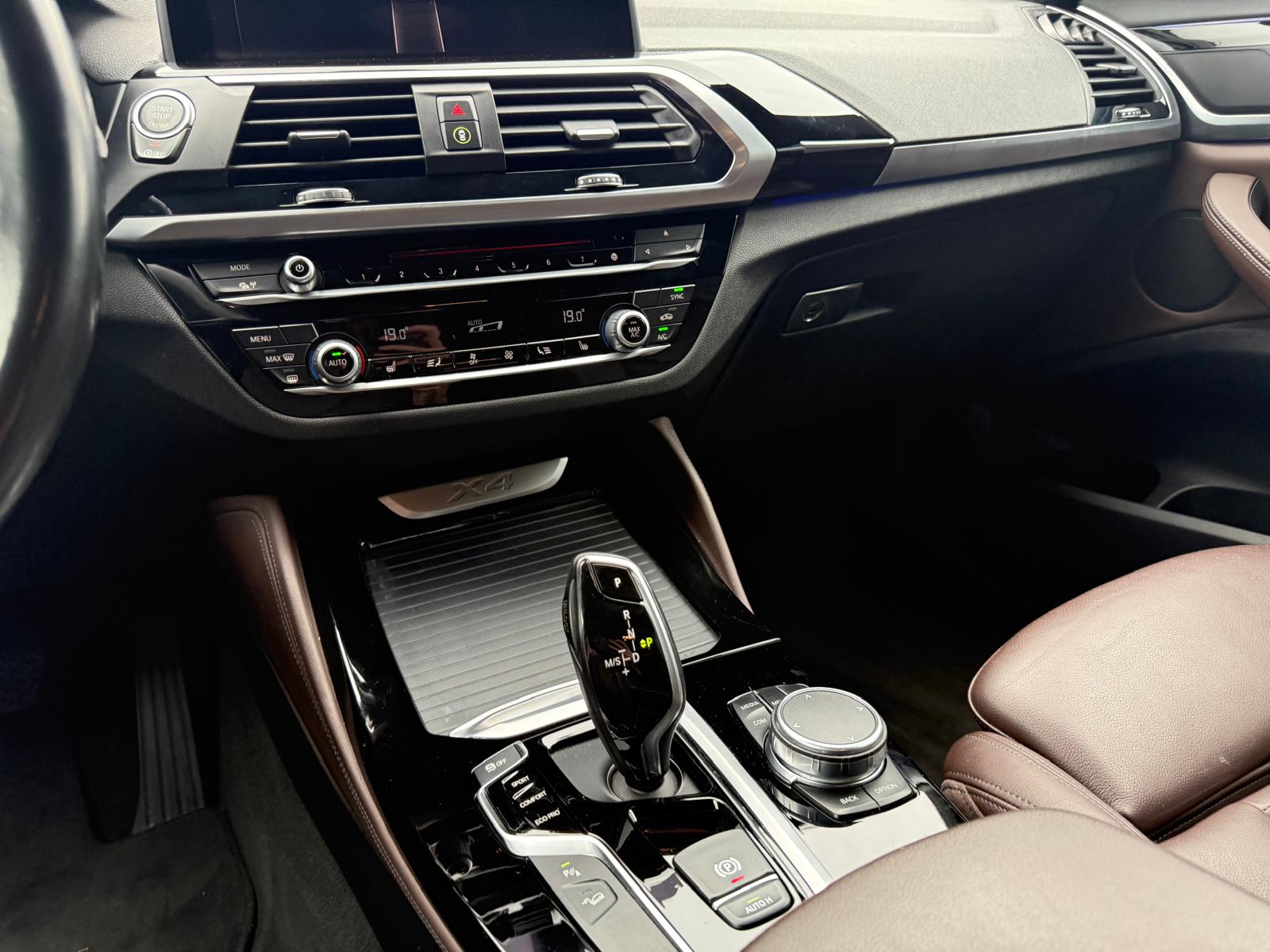 Foto van BMW X4 Xdrive20i