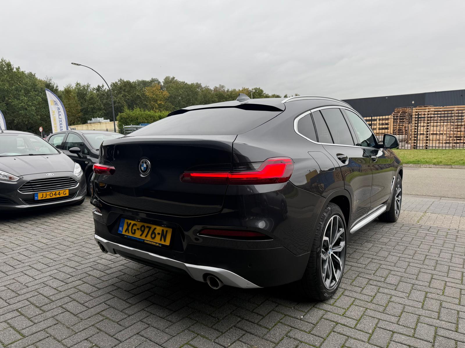 Foto van BMW X4 Xdrive20i