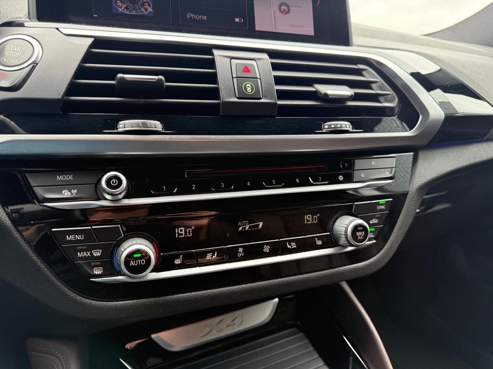 Foto van BMW X4 Xdrive20i