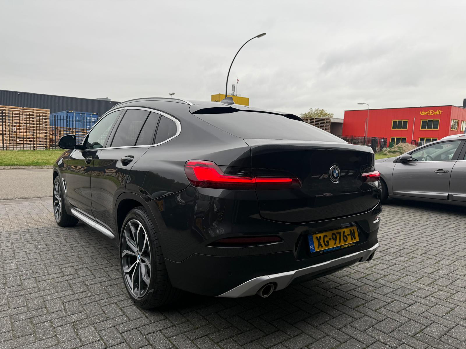 Foto van BMW X4 Xdrive20i
