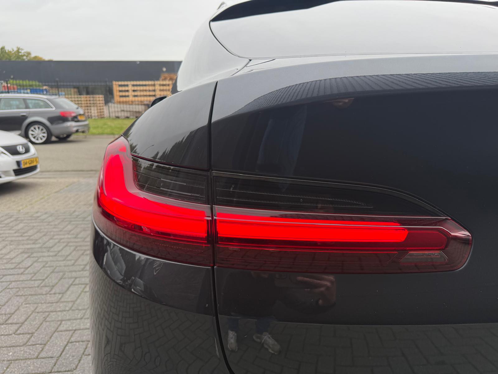 Foto van BMW X4 Xdrive20i