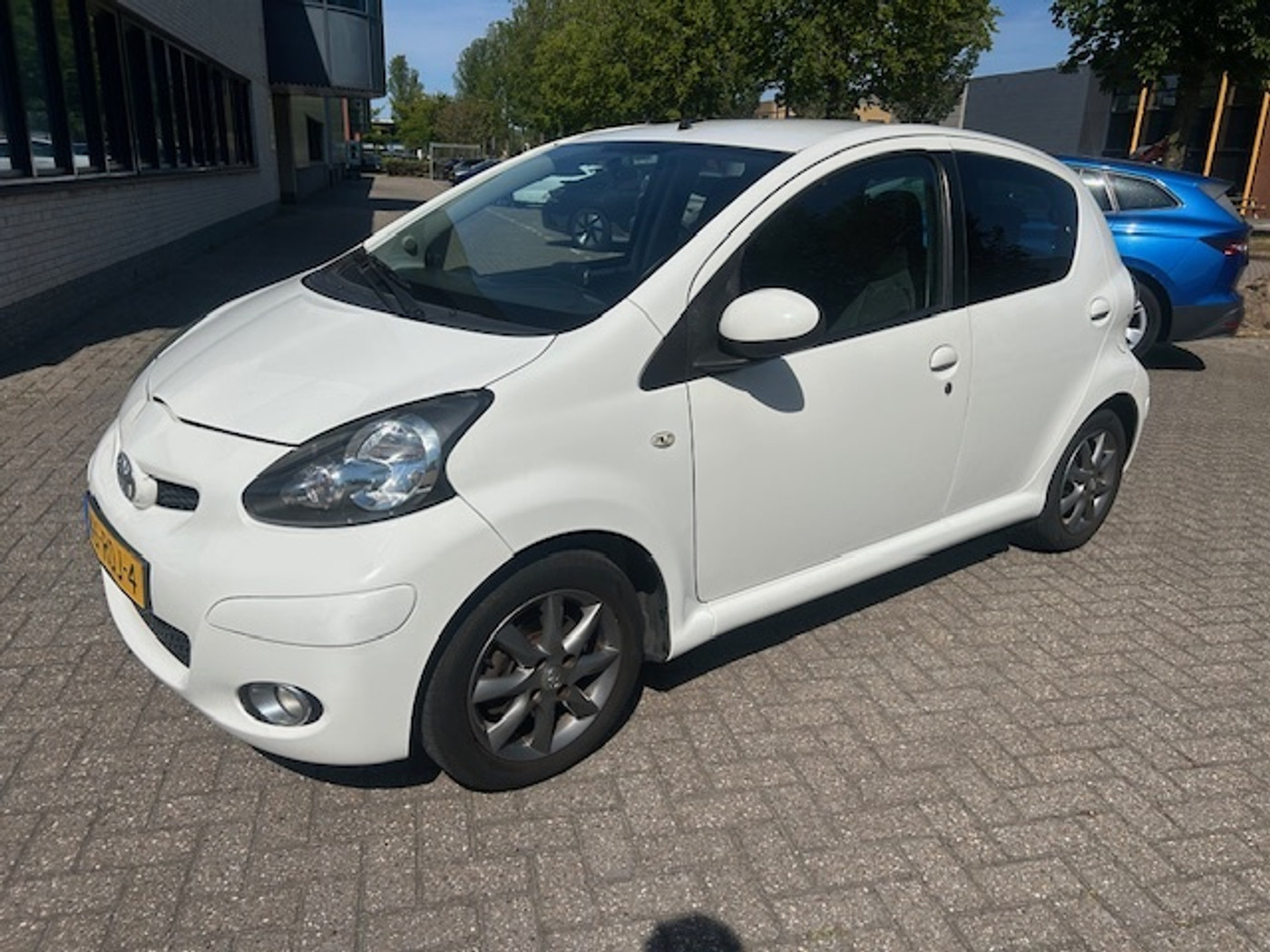 Toyota Toyota Aygo 1.0-12V Dyn. NAVI AIRCO LMV NAP. 2011 - voorkant