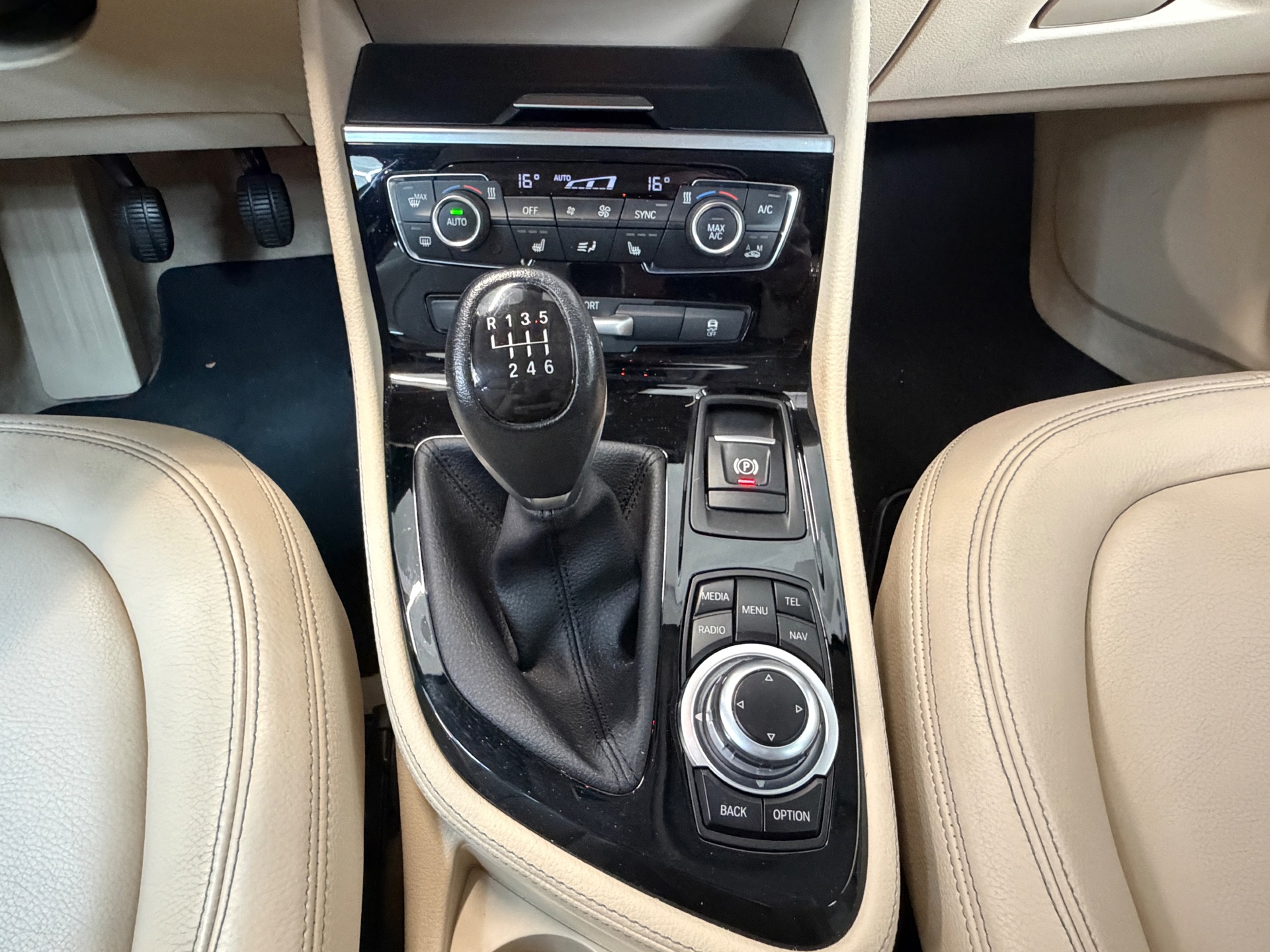 Foto van BMW 218i Active Tourer