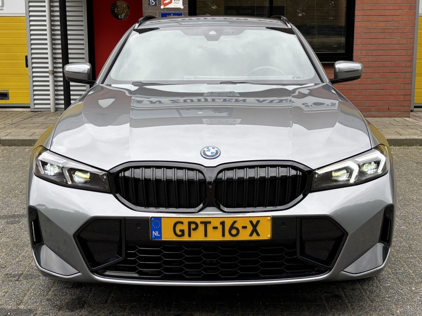 Foto van BMW 330e