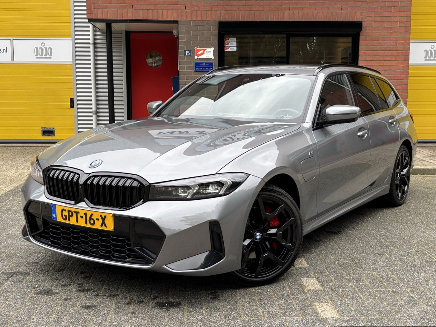 Foto van BMW 330e