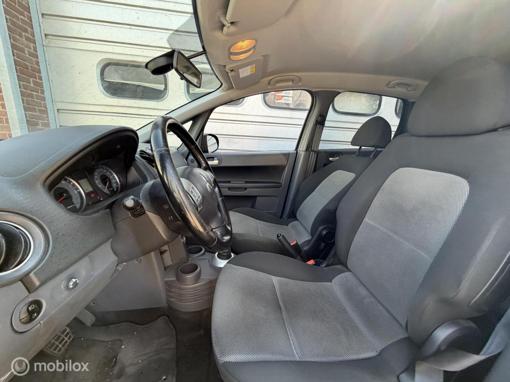 Foto van Mitsubishi Mitsubishi Colt