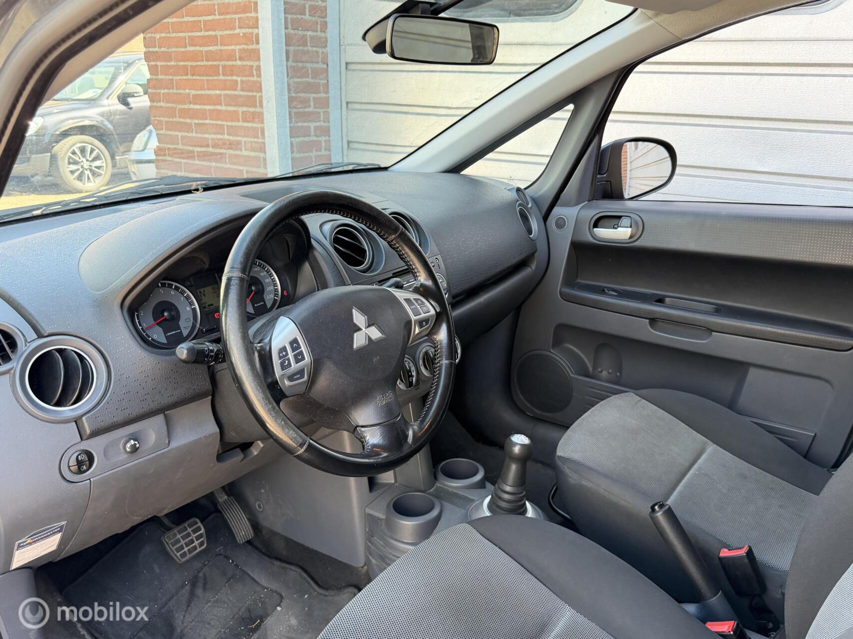 Foto van Mitsubishi Mitsubishi Colt